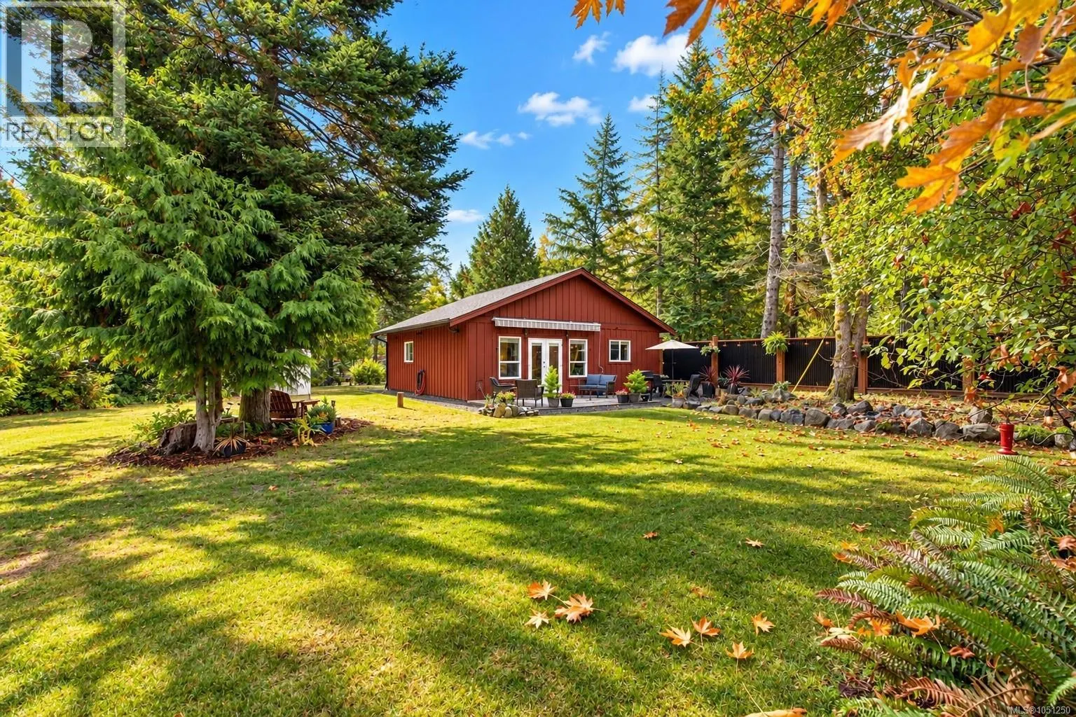 2815 Otter Point Rd