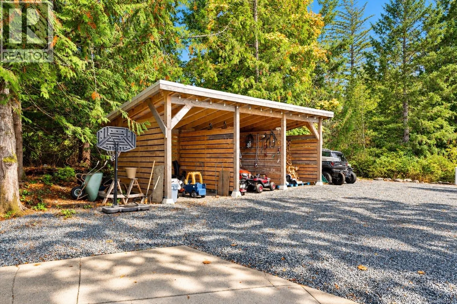 2815 Otter Point Rd