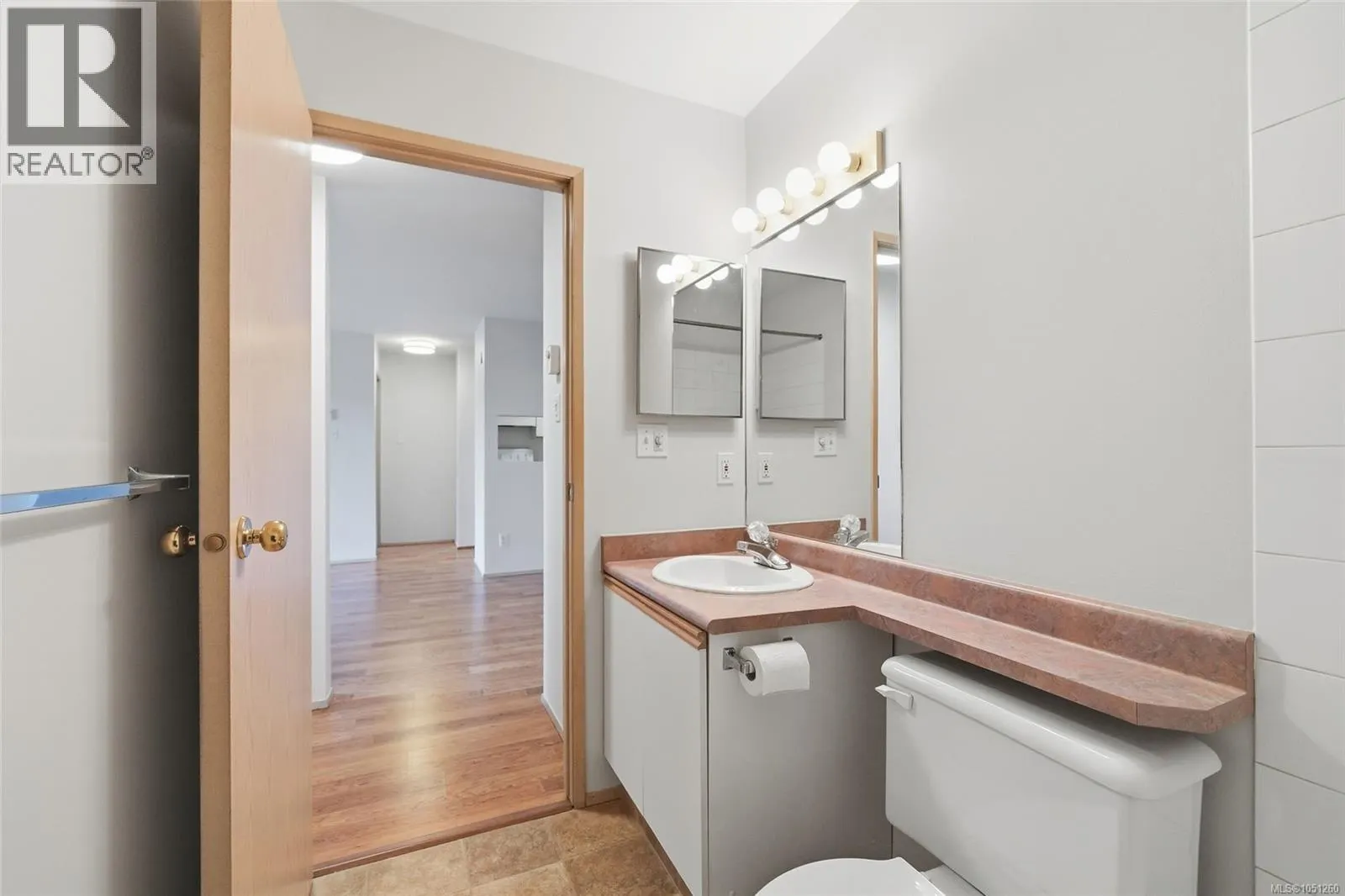 205 4971 Songbird Pl