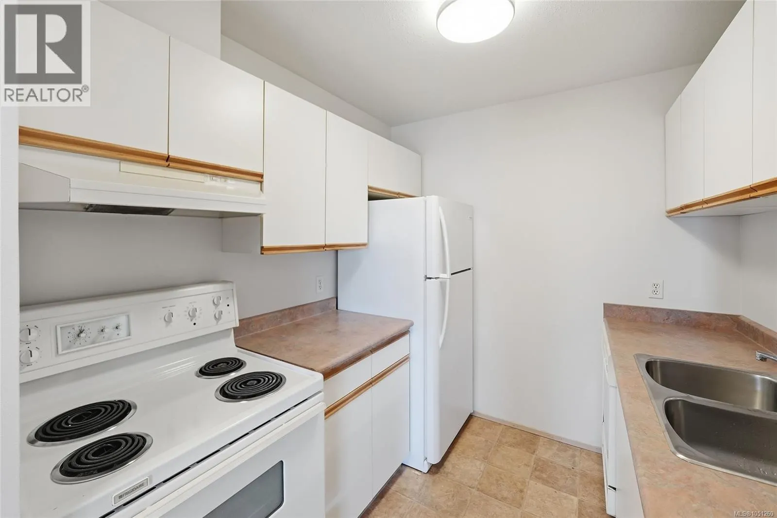 205 4971 Songbird Pl