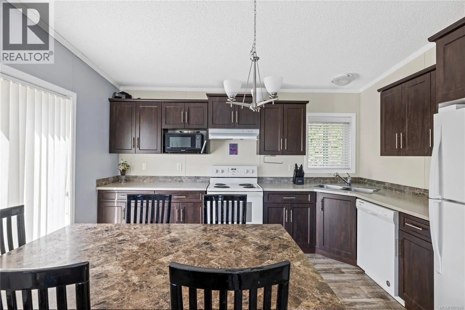 885 Glenhale Cres
