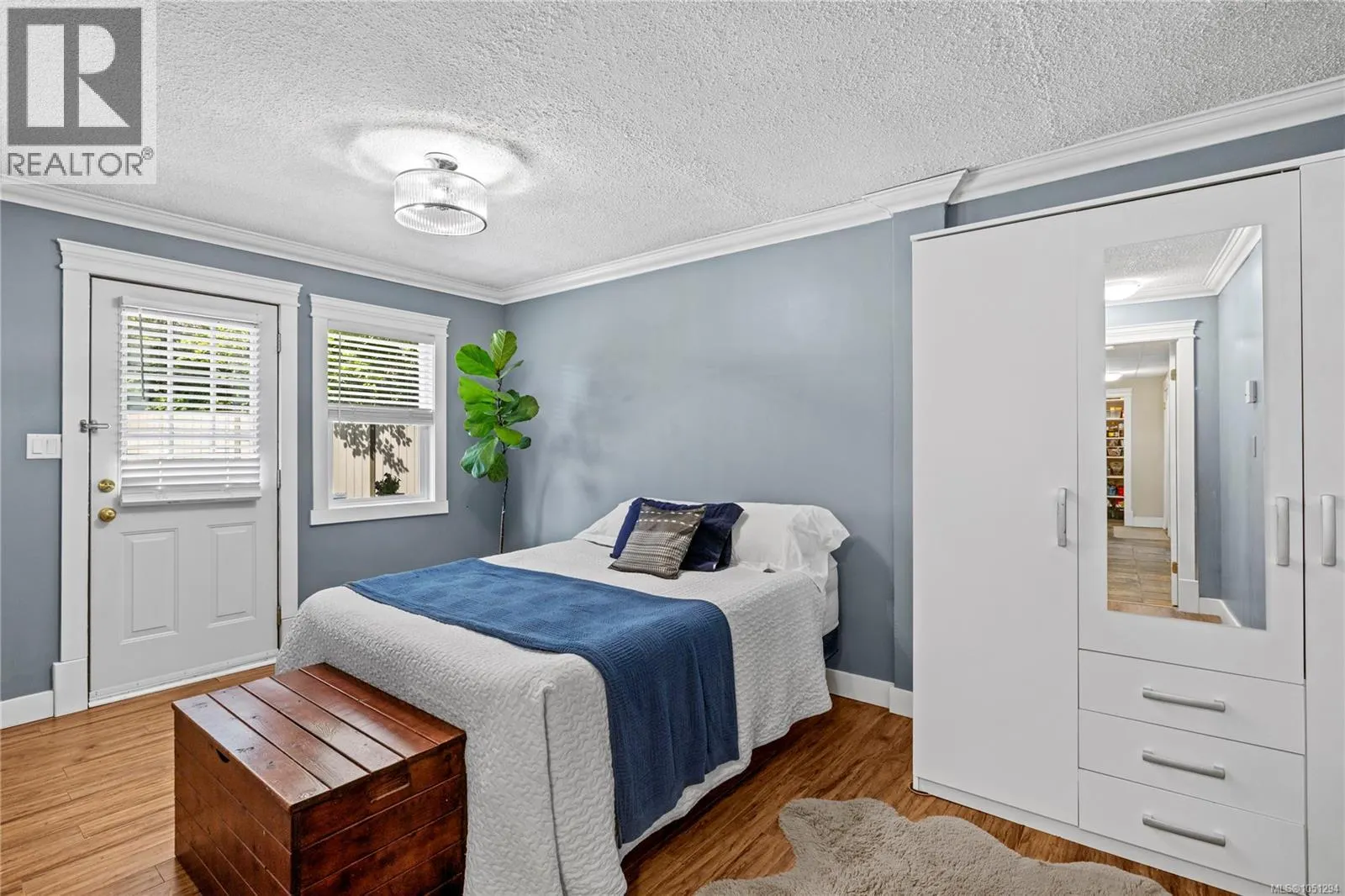 885 Glenhale Cres