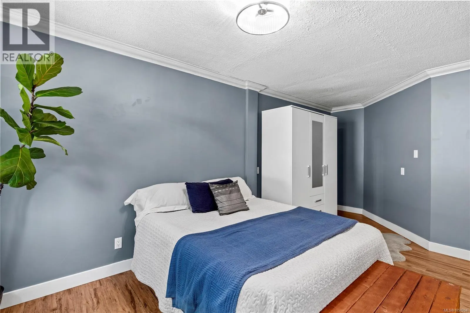 885 Glenhale Cres