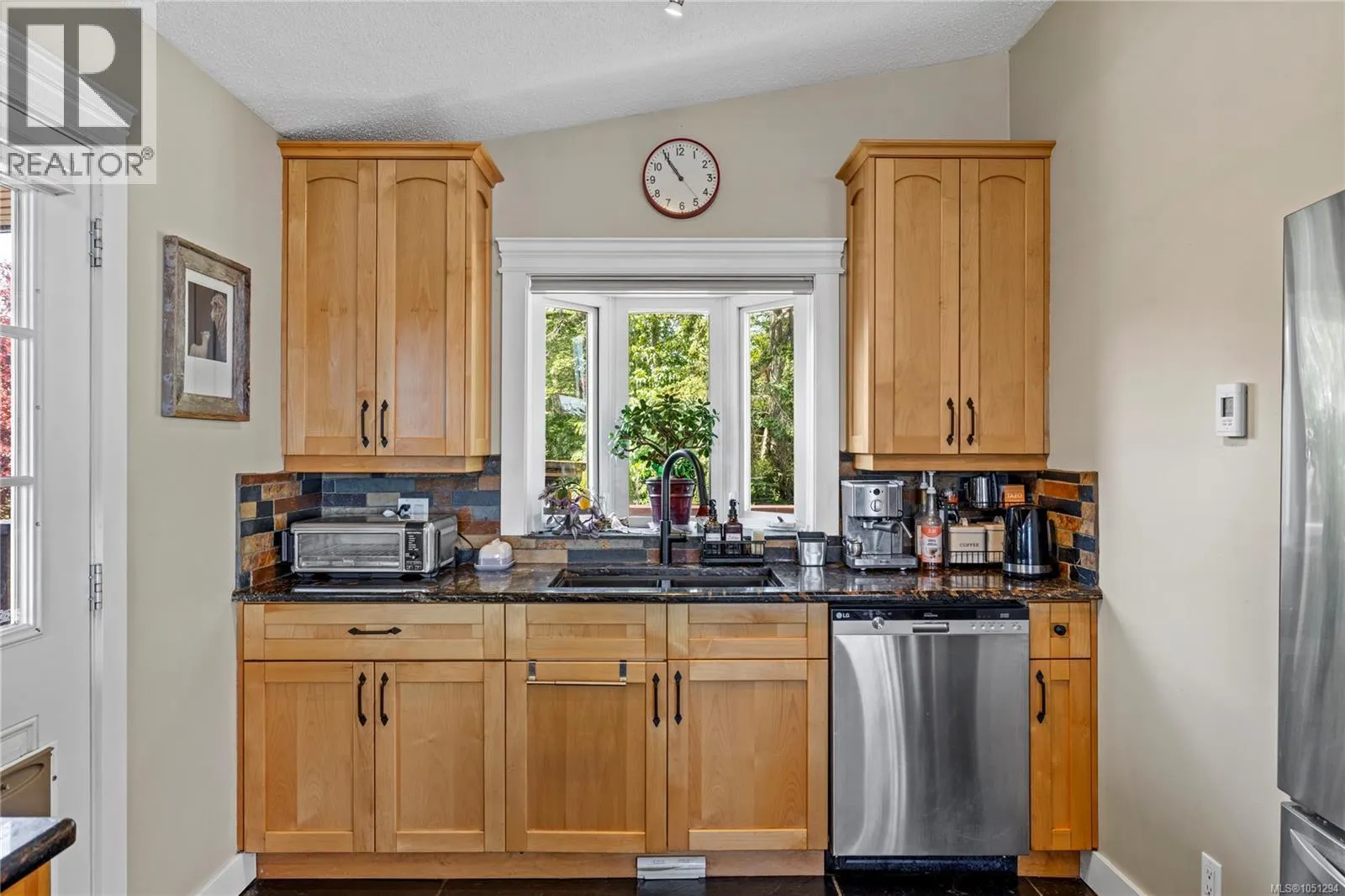 885 Glenhale Cres