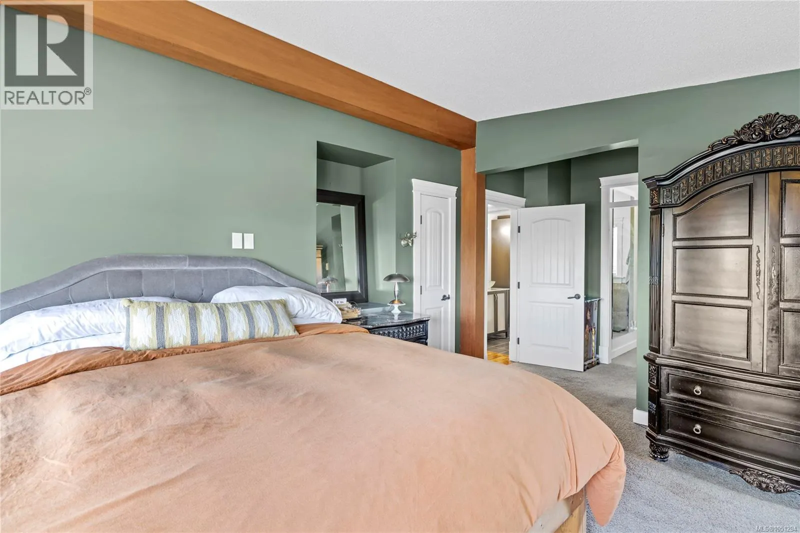885 Glenhale Cres