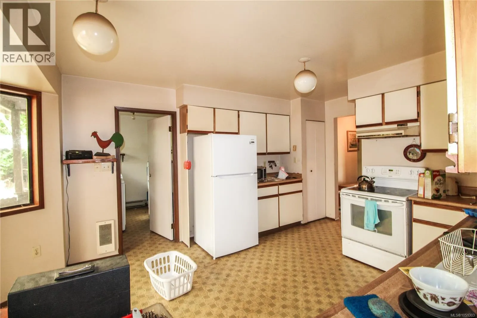 1102 Marchant Rd