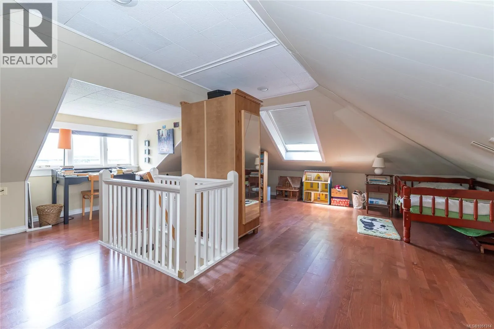 1377 Rockland Ave