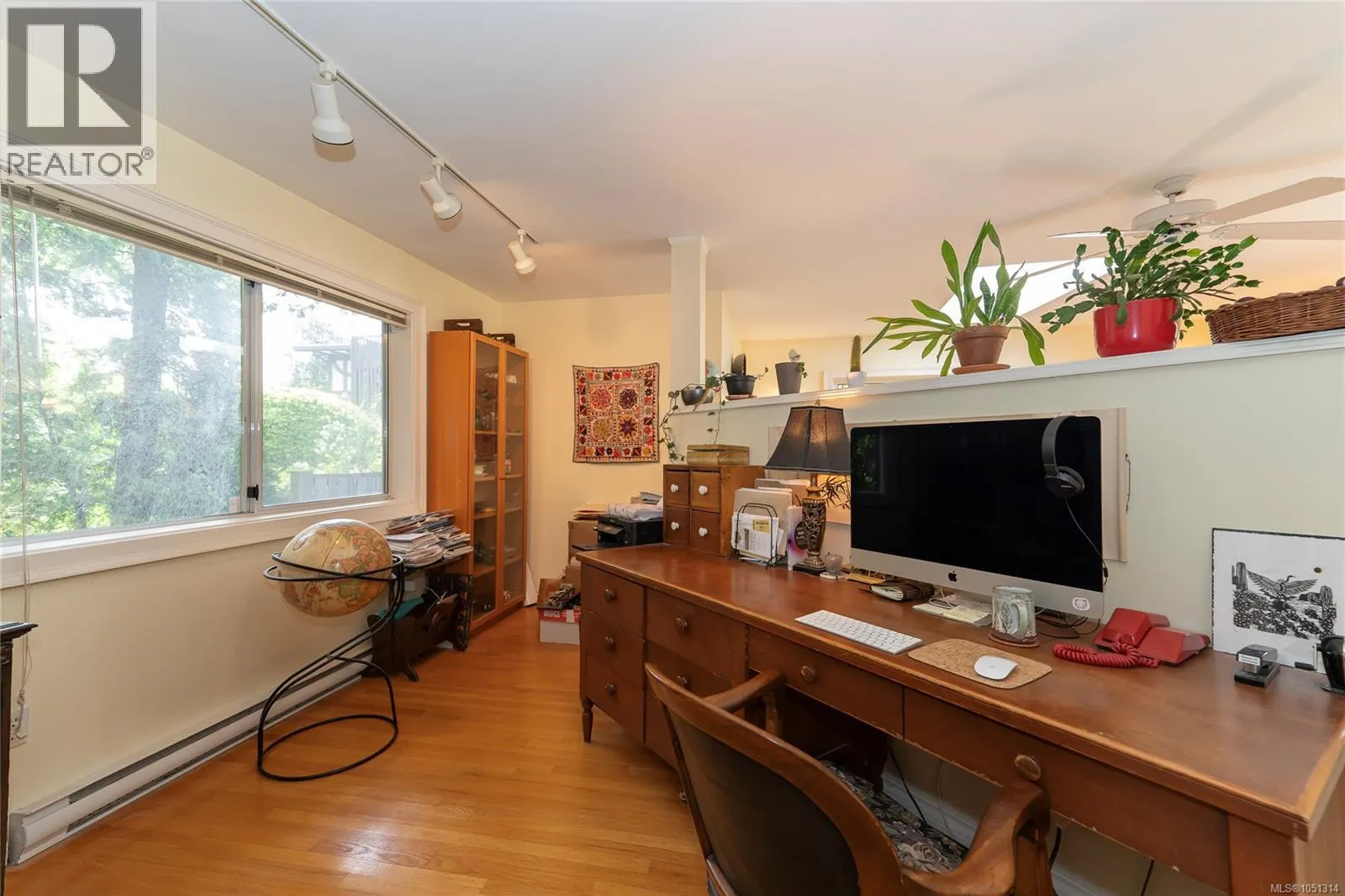 1377 Rockland Ave