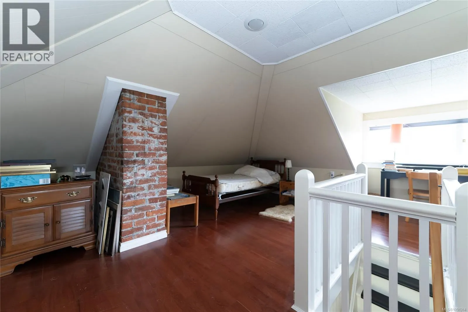 1377 Rockland Ave