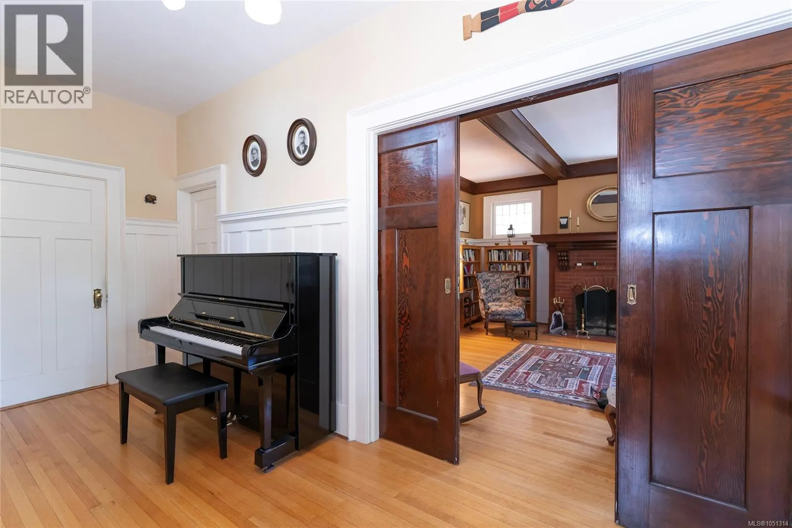 1377 Rockland Ave