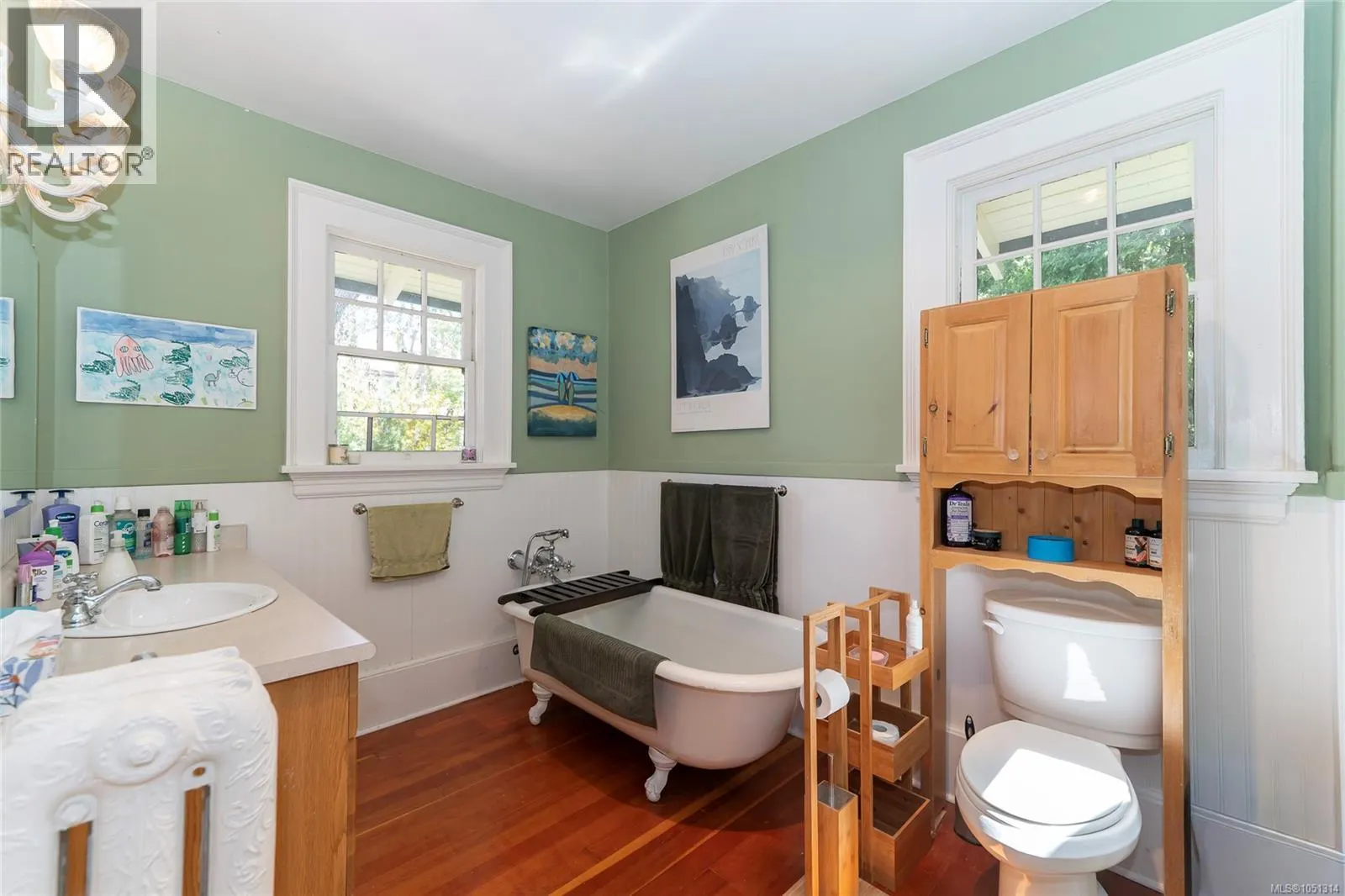 1377 Rockland Ave