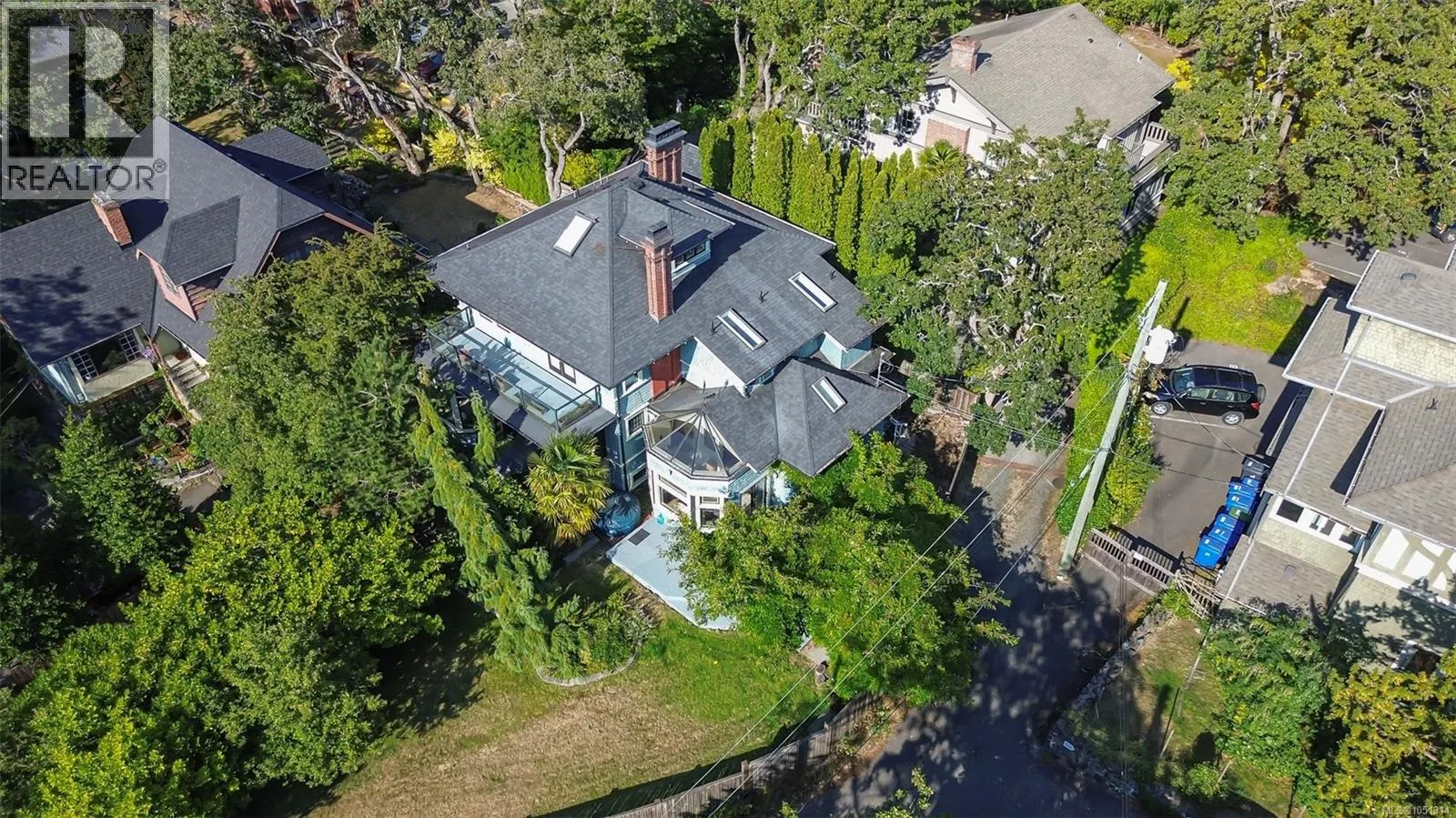 1377 Rockland Ave