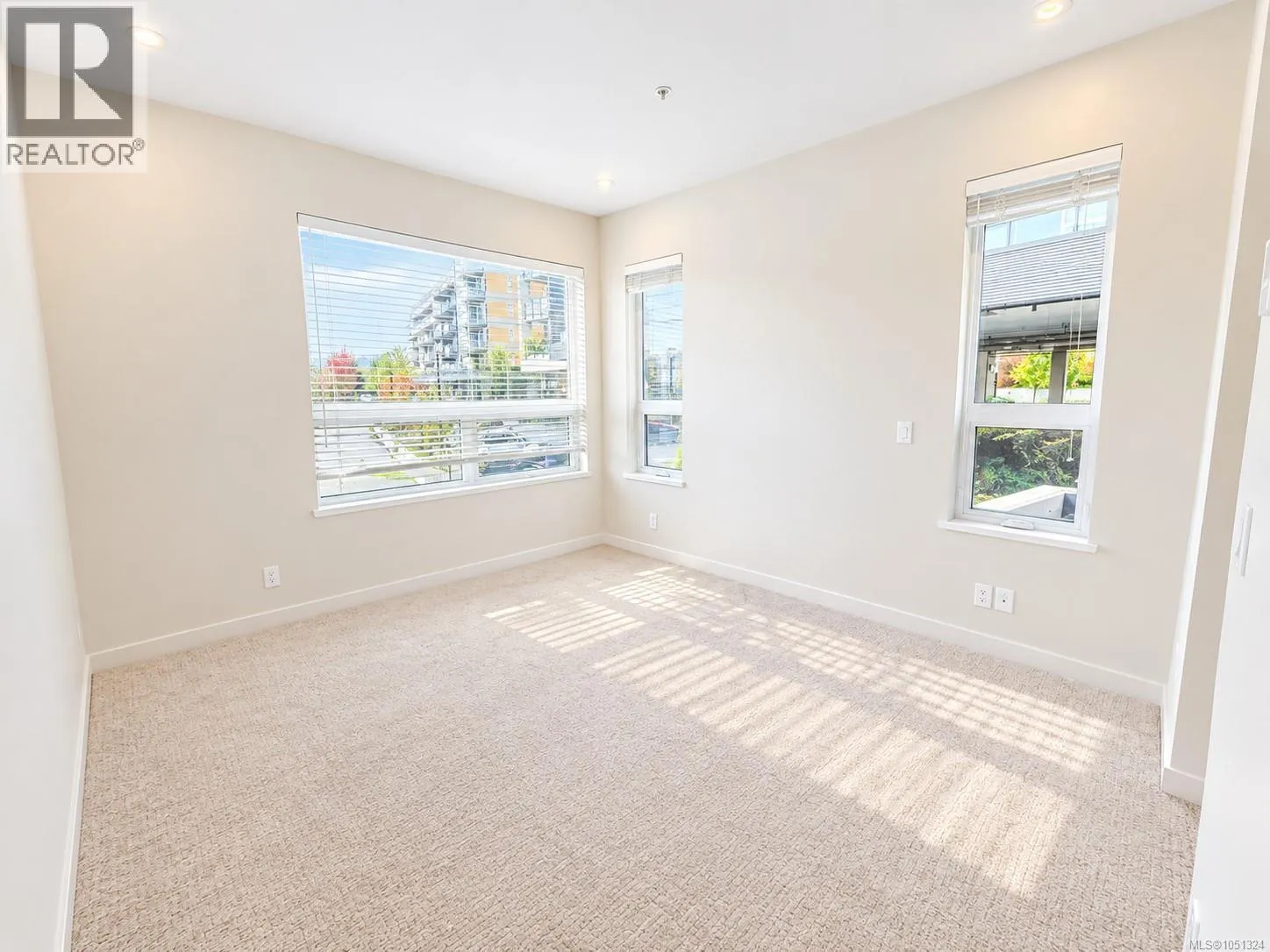 110 958 Pharoah Mews