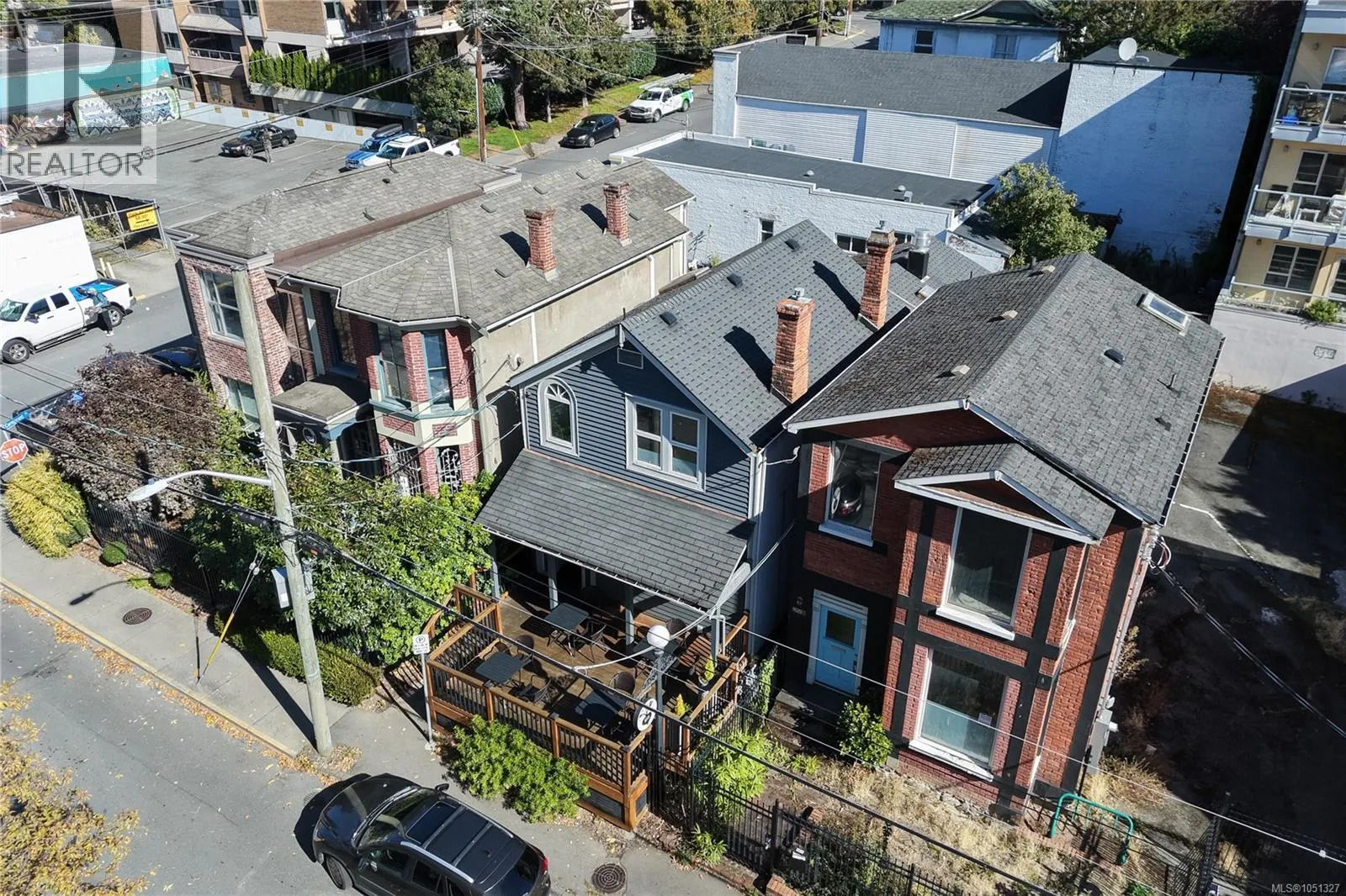 1527 Amelia St