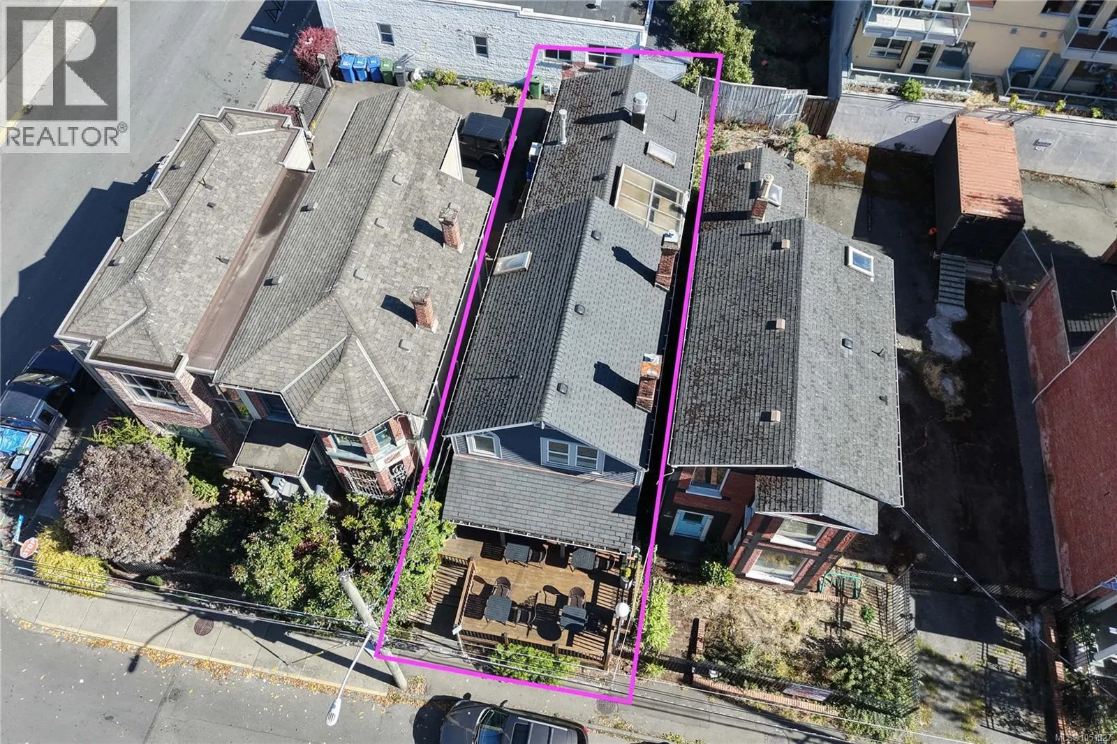 1527 Amelia St