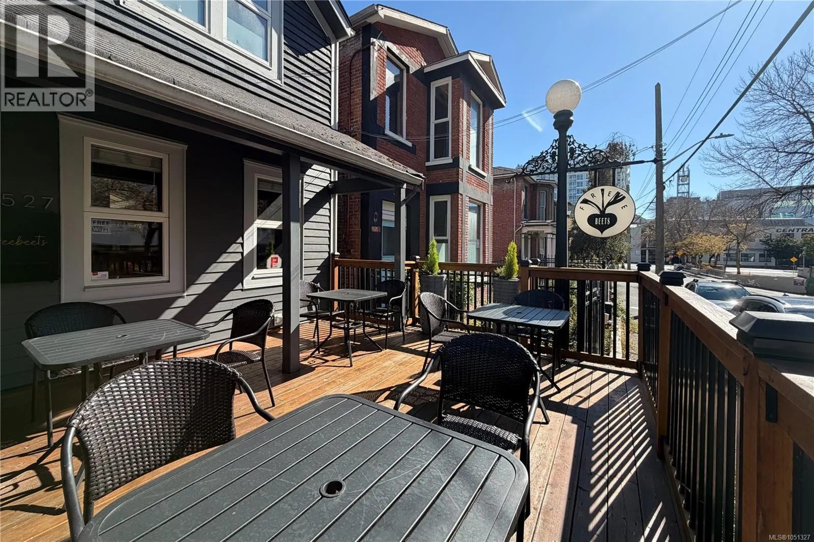 1527 Amelia St