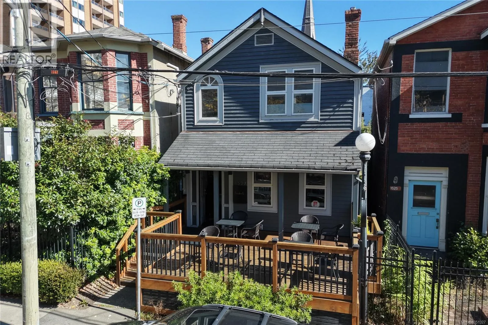 1527 Amelia St