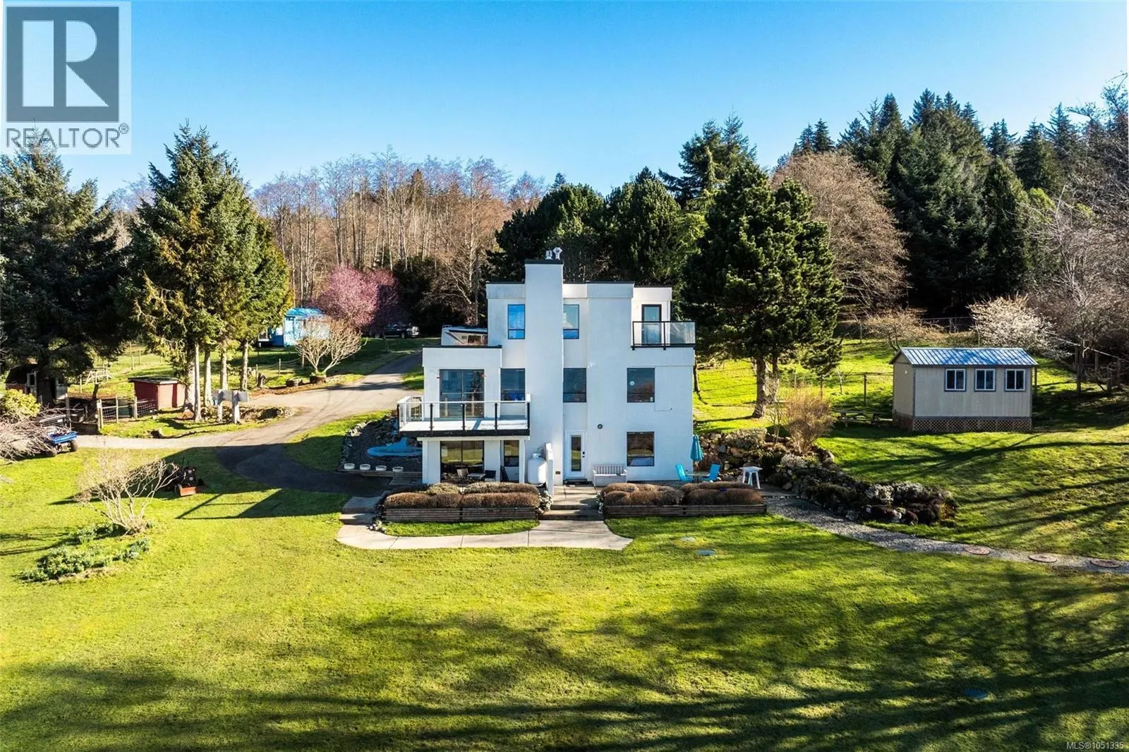 4537 Otter Point Rd