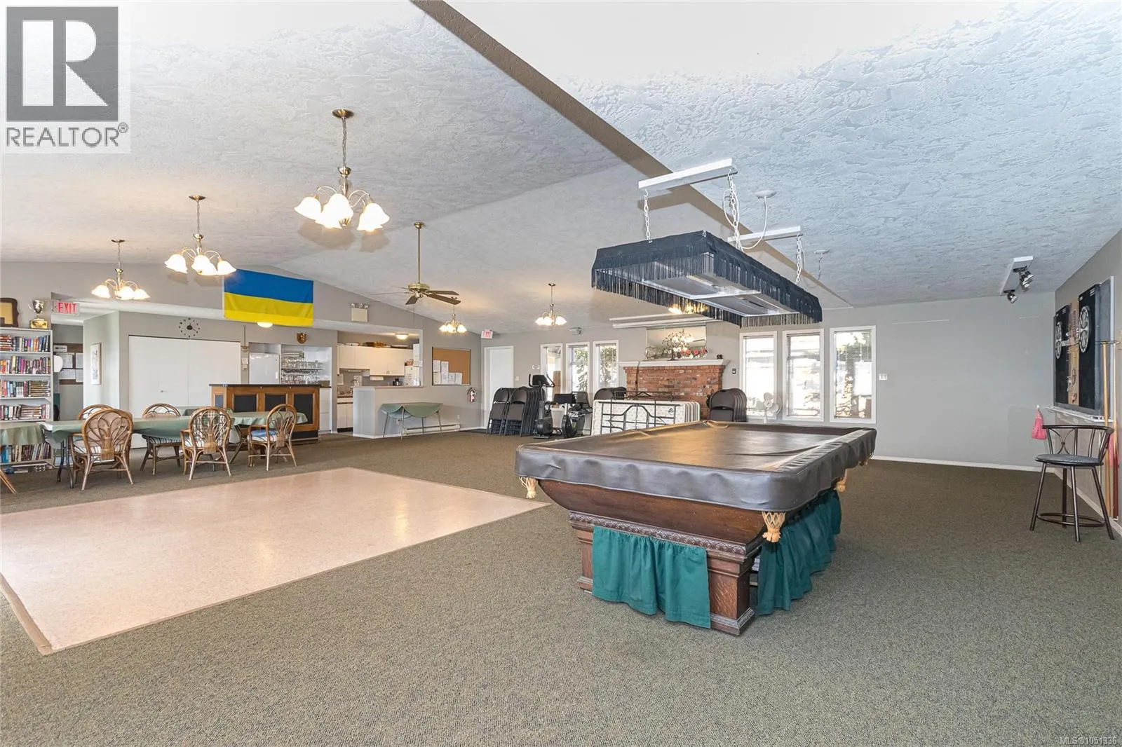 30 7583 Central Saanich Rd