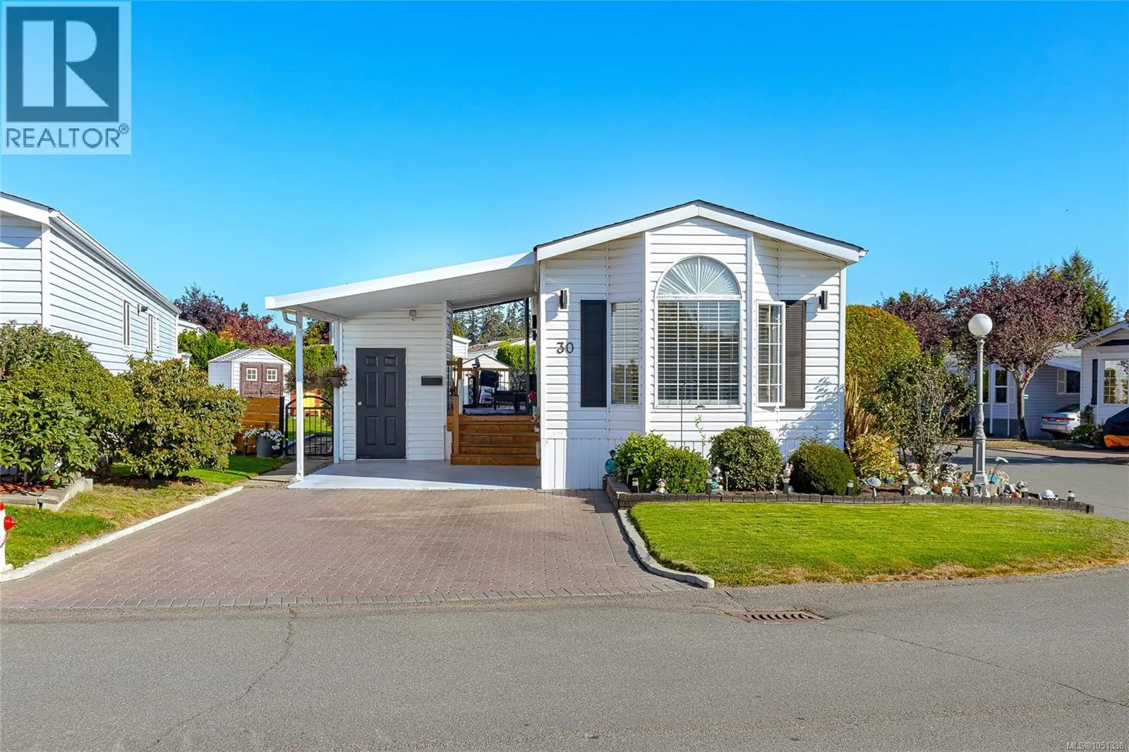 30 7583 Central Saanich Rd