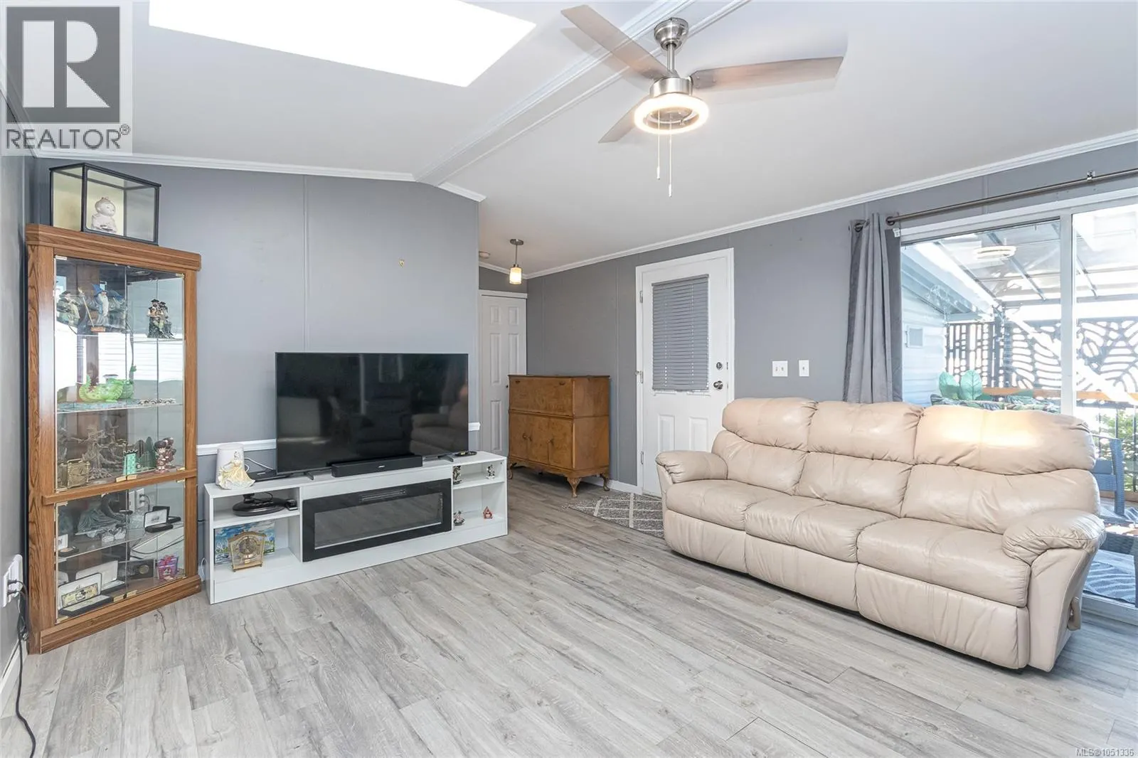 30 7583 Central Saanich Rd