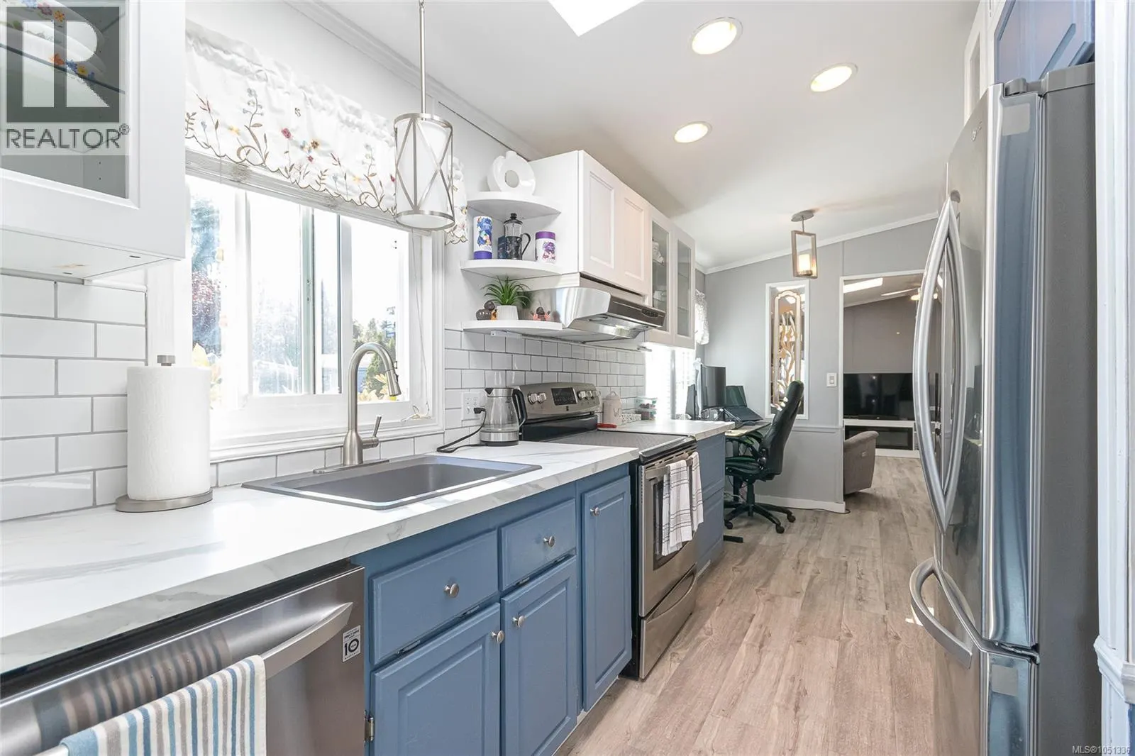 30 7583 Central Saanich Rd
