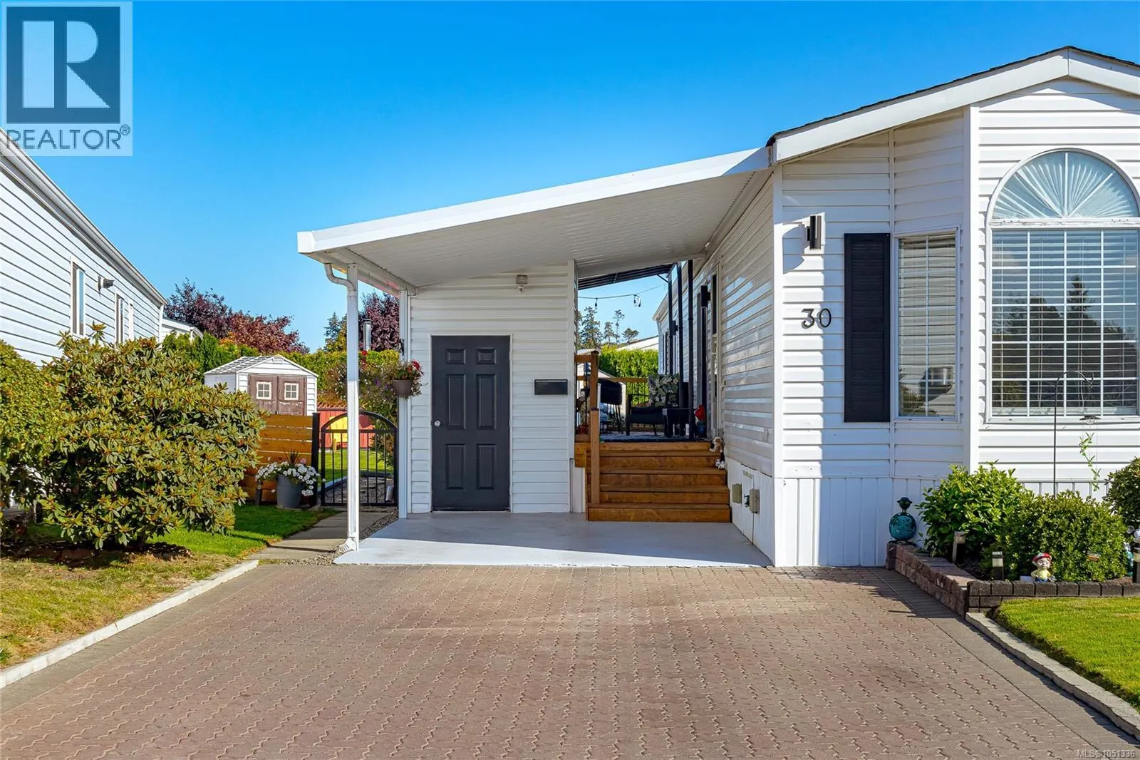 30 7583 Central Saanich Rd