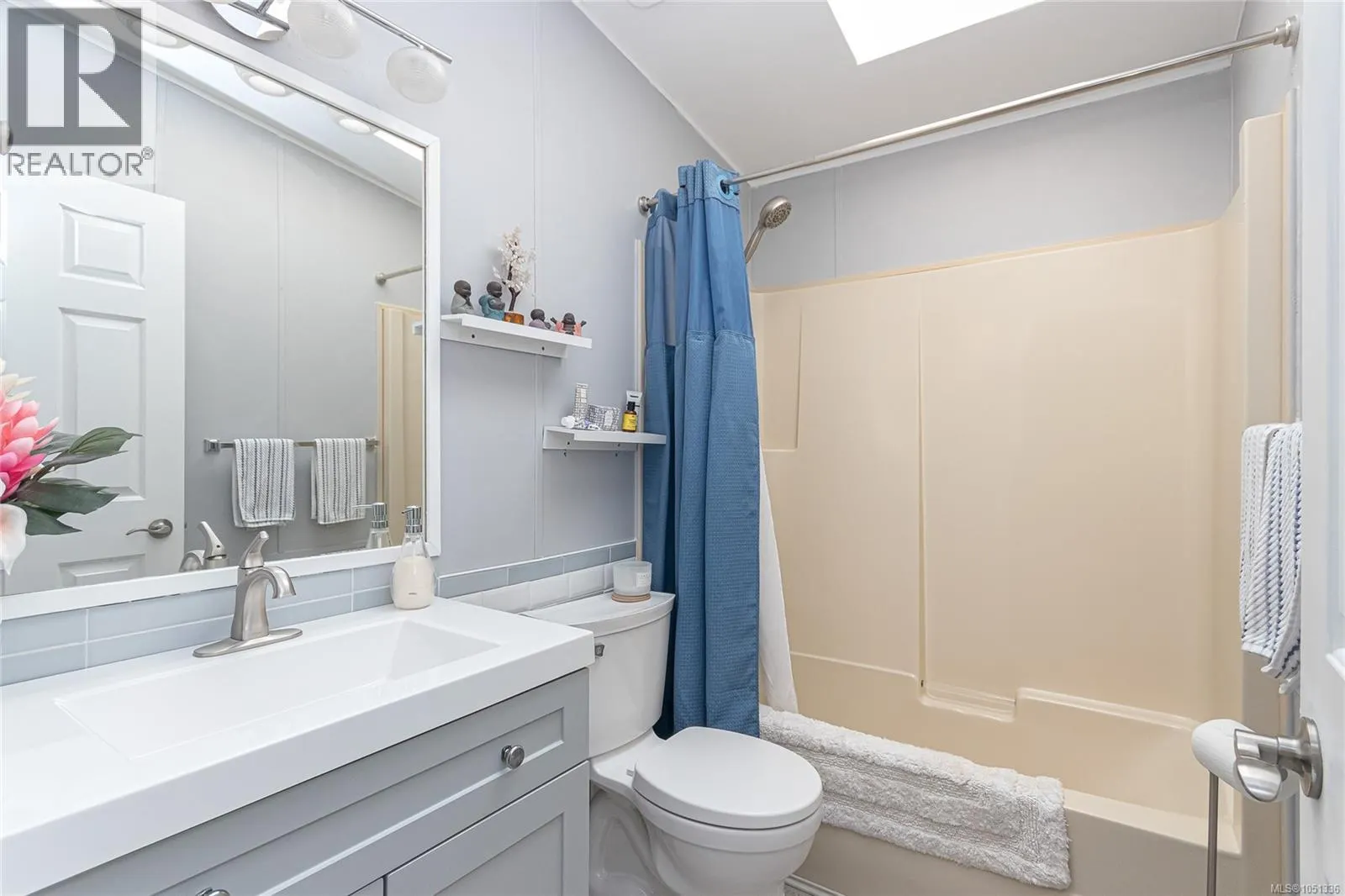 30 7583 Central Saanich Rd