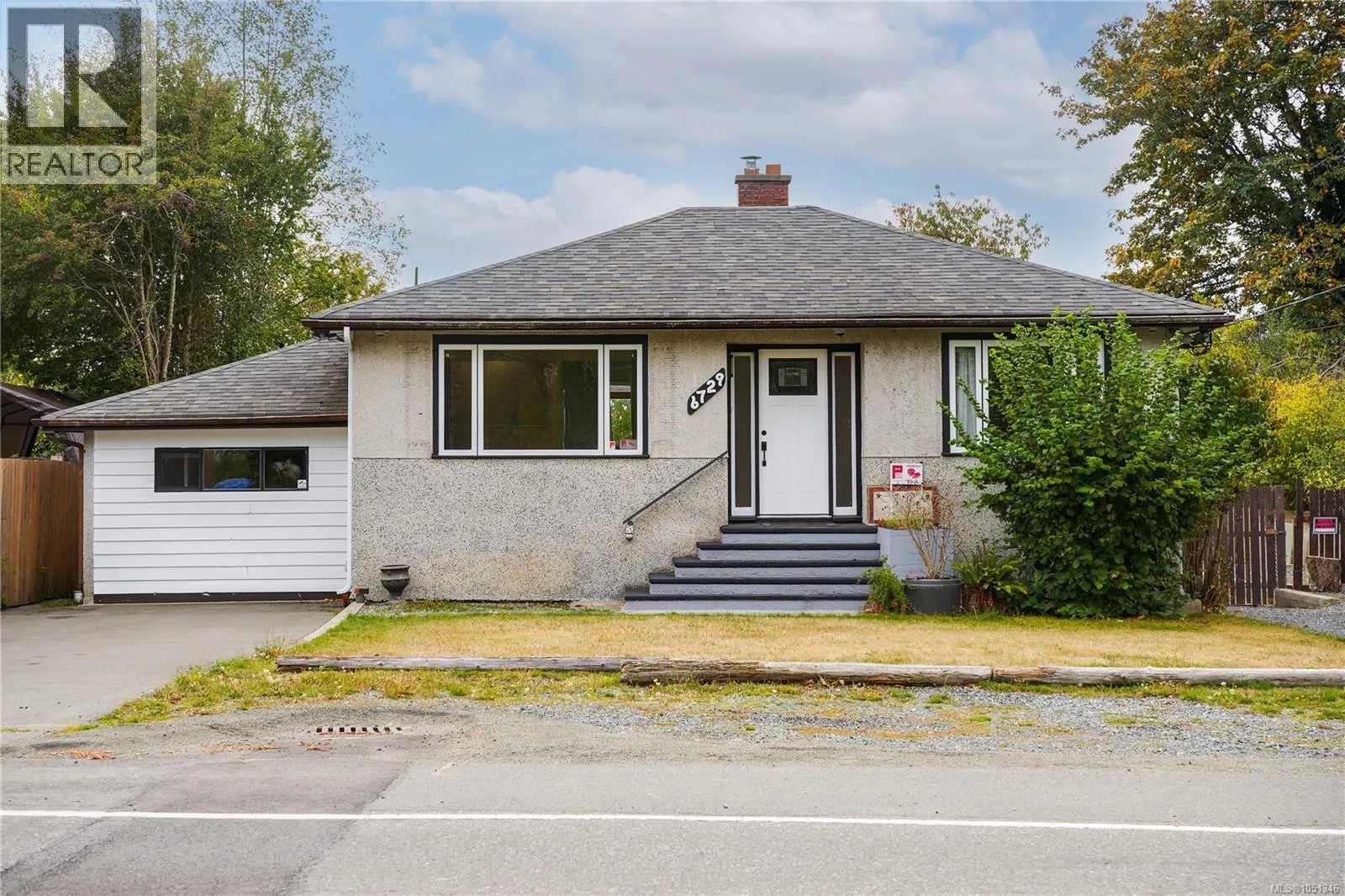 6729 Grant Rd W