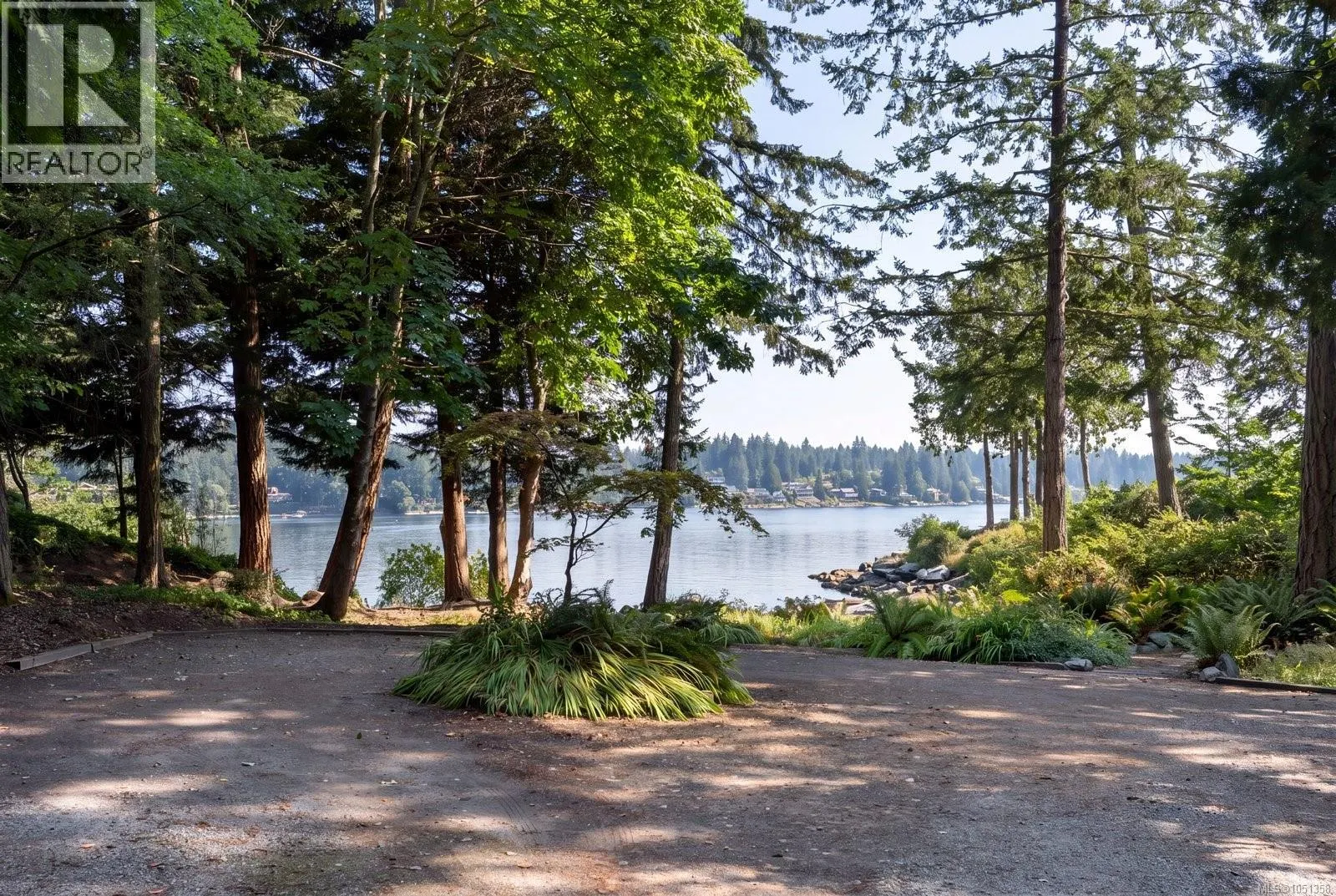 389 Moses Point Rd