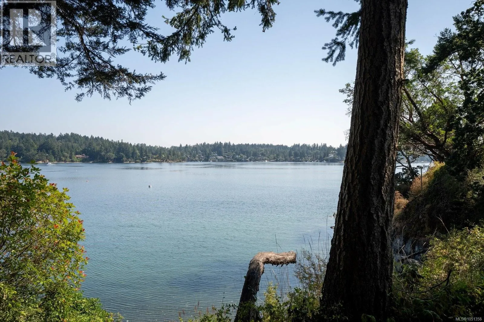 389 Moses Point Rd