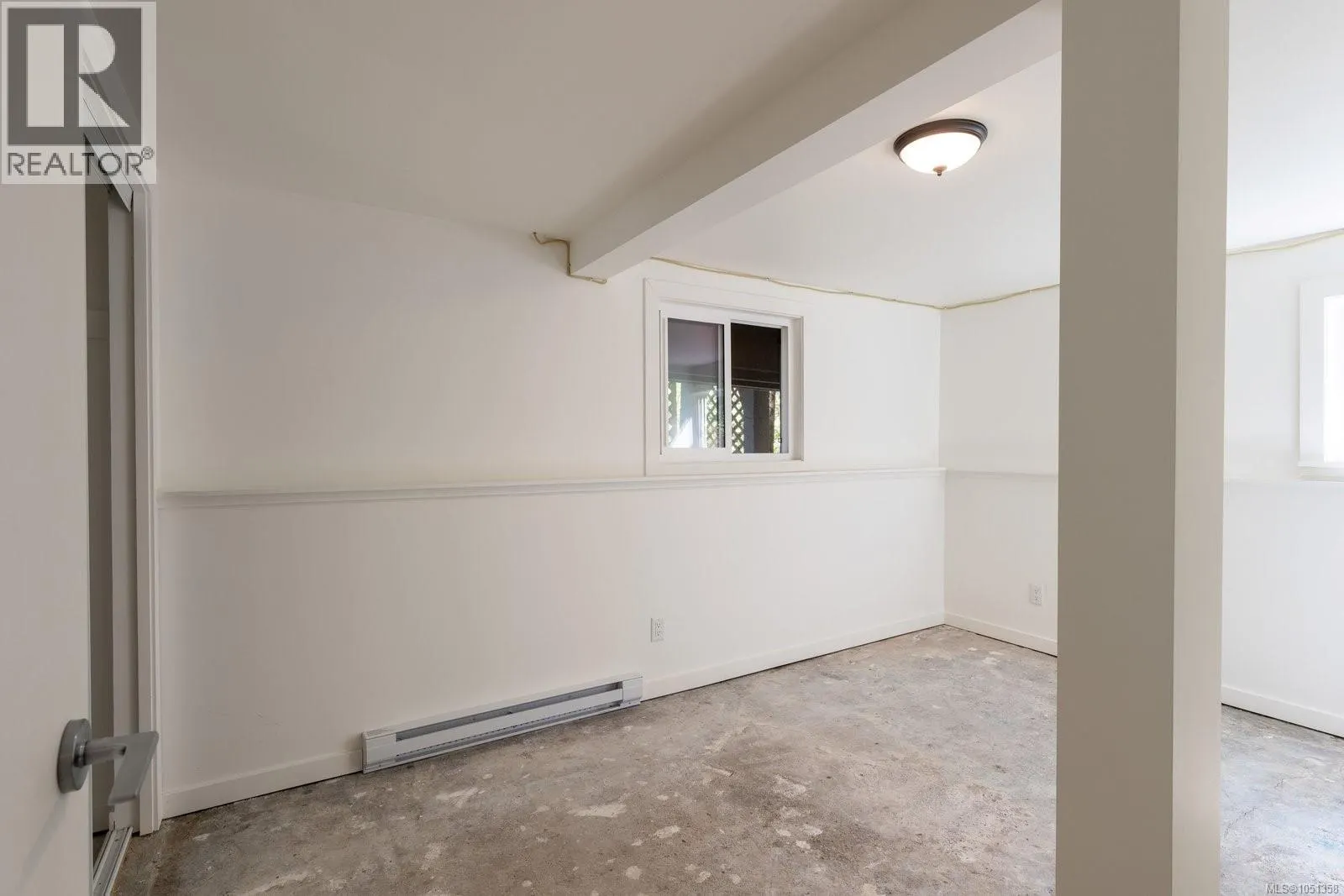 389 Moses Point Rd