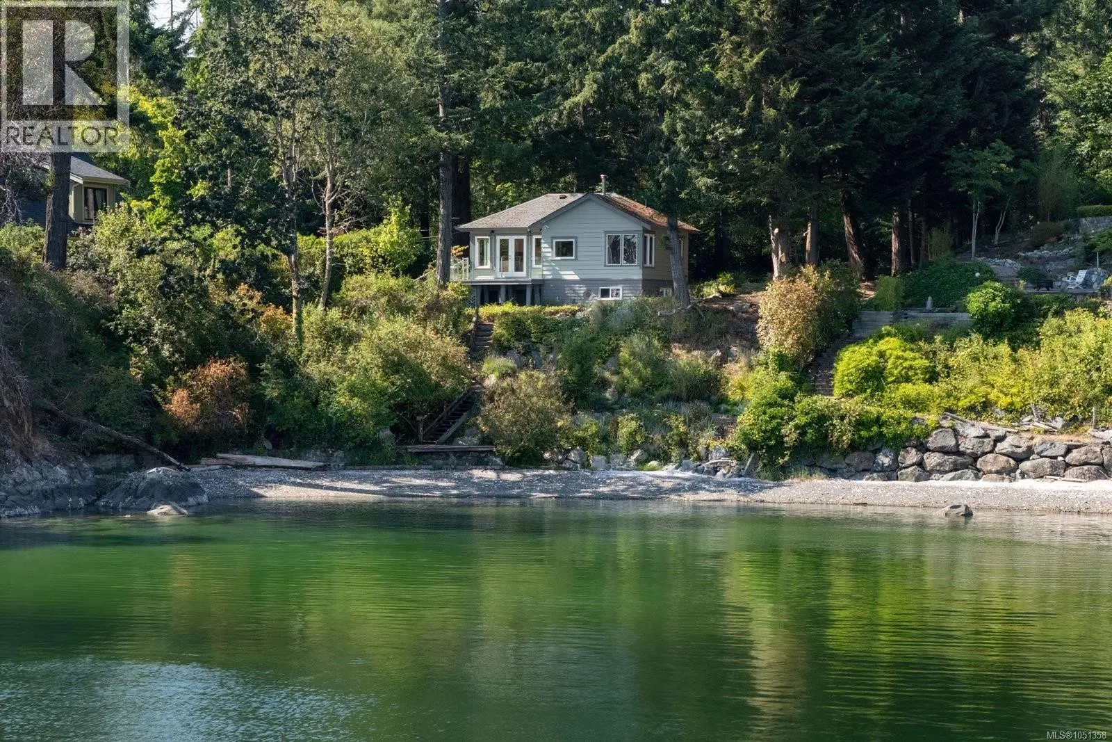 389 Moses Point Rd