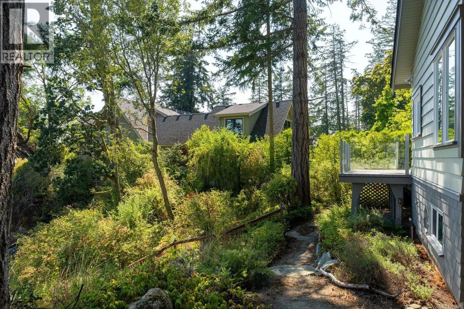 389 Moses Point Rd