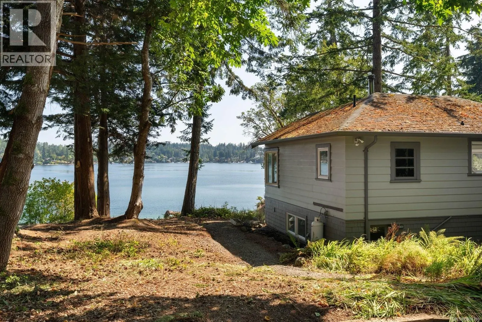 389 Moses Point Rd