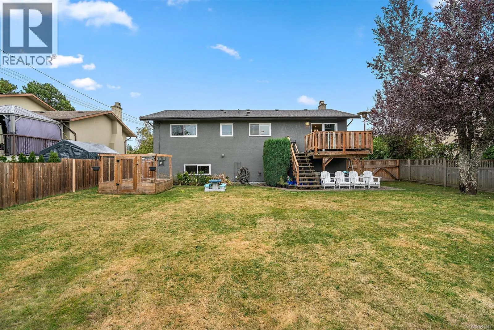 3988 Larchwood Dr