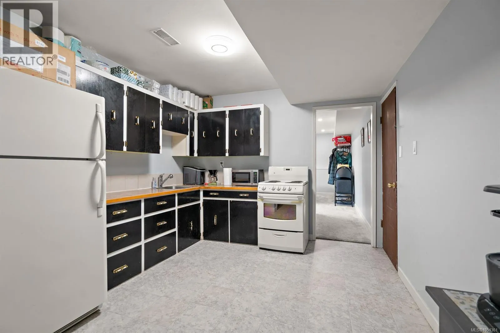 3988 Larchwood Dr