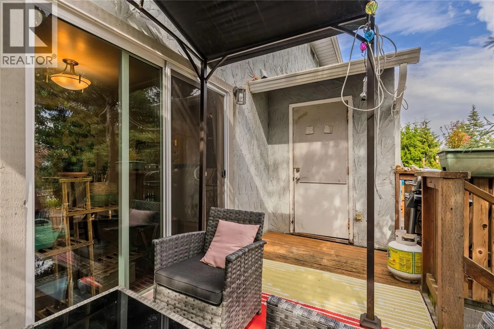 832 Holly Hill Rd