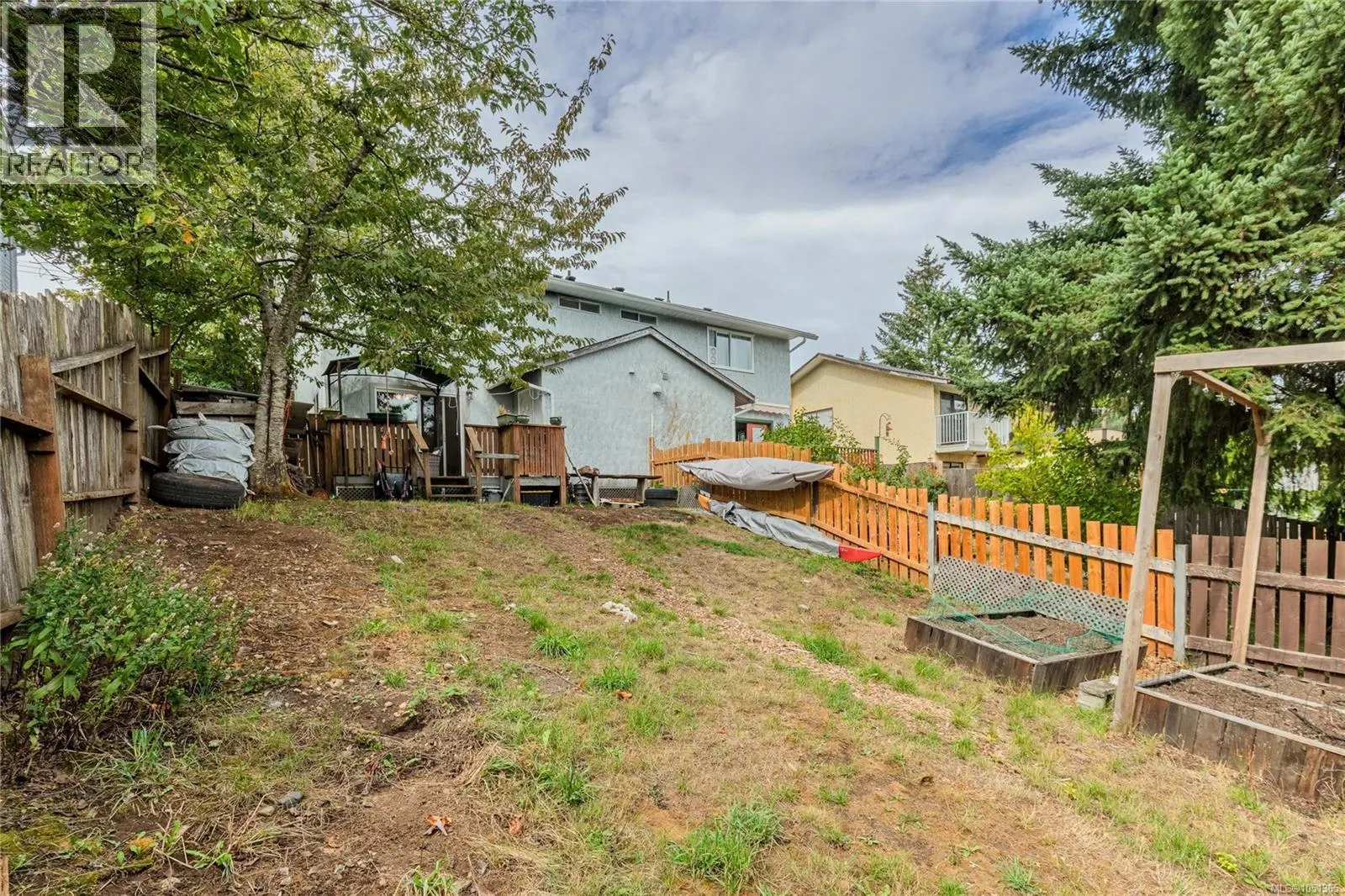 832 Holly Hill Rd