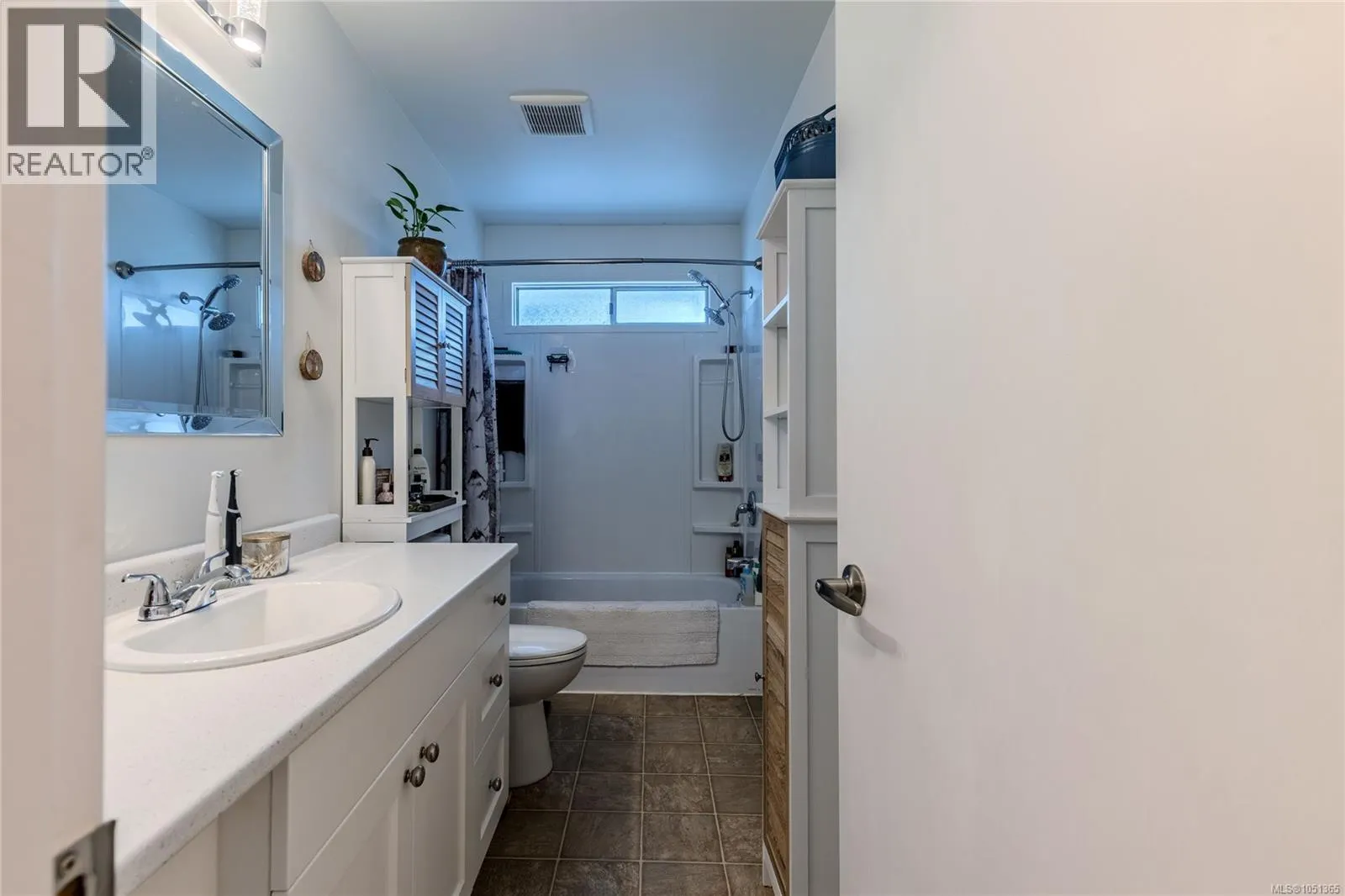 832 Holly Hill Rd