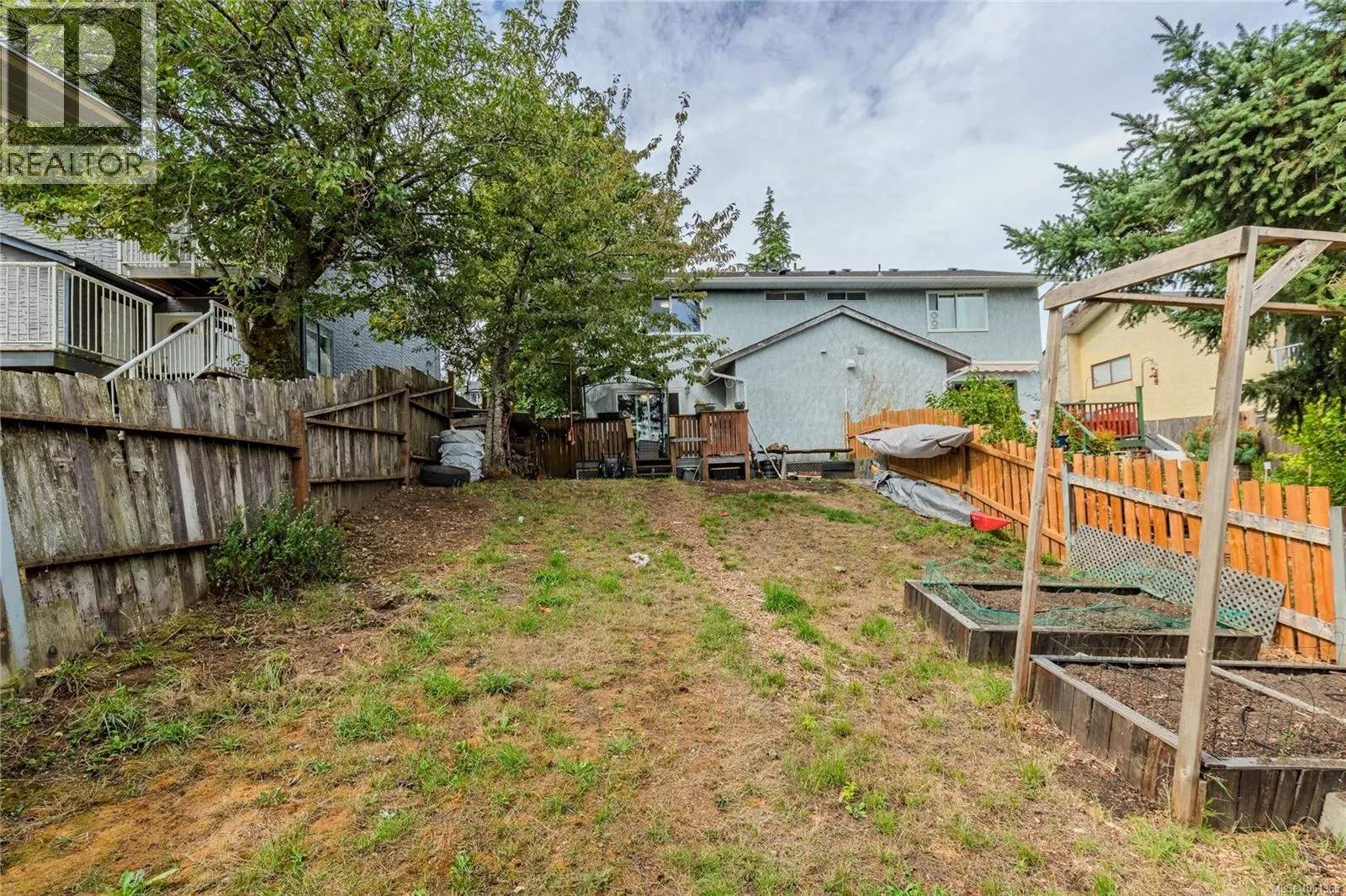 832 Holly Hill Rd