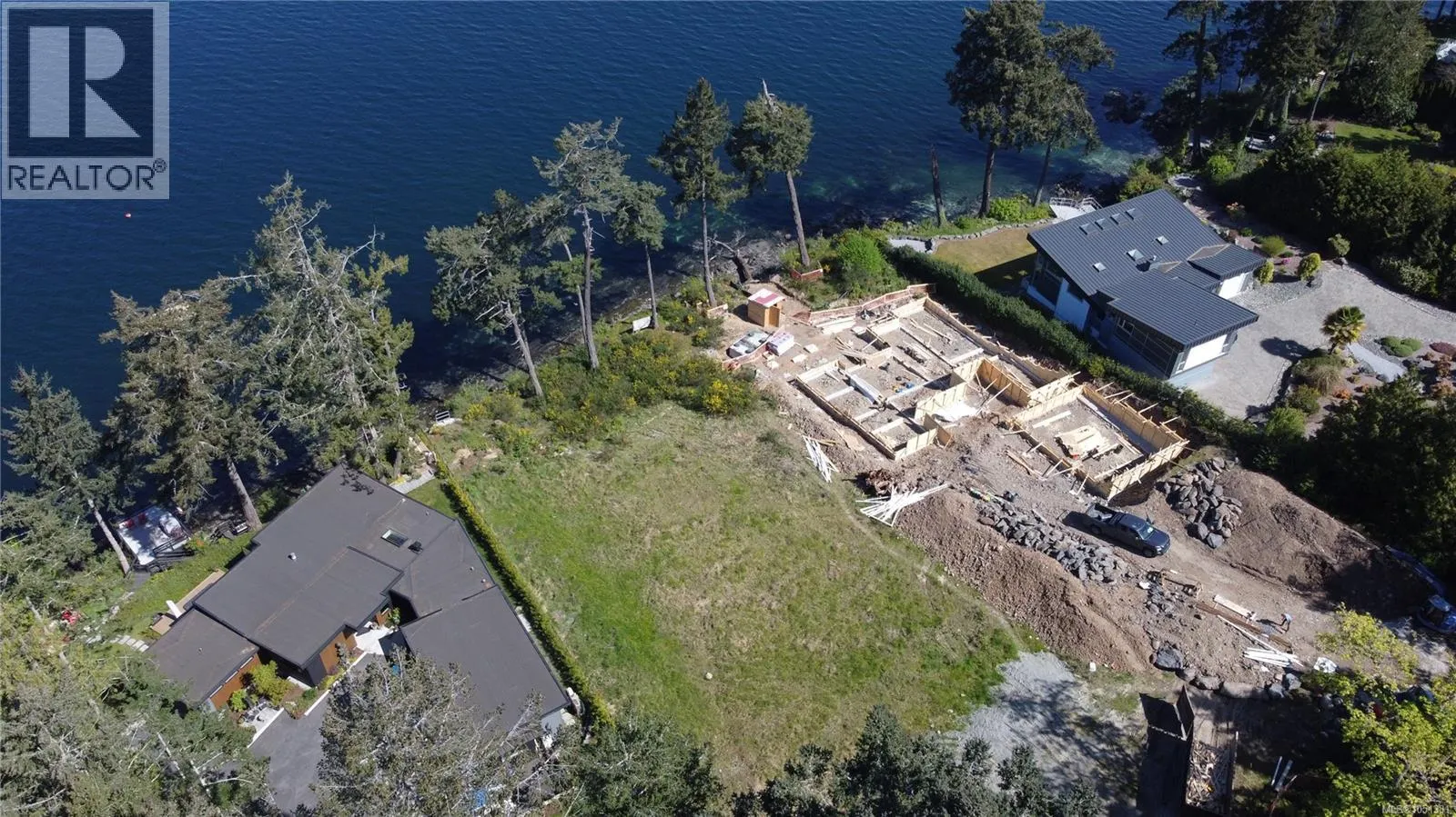 760 Lands End Rd