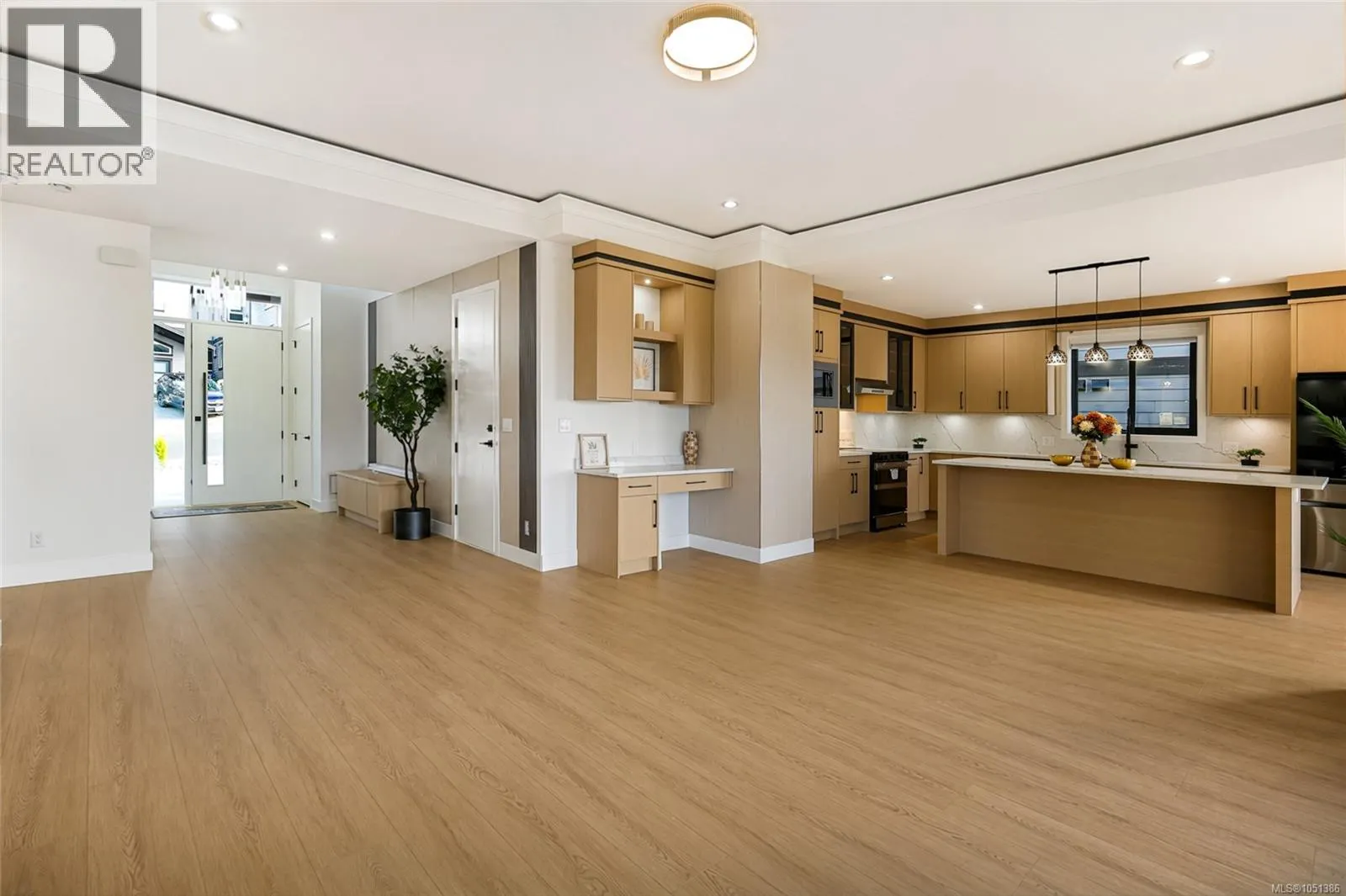 100 ROYAL PACIFIC Way