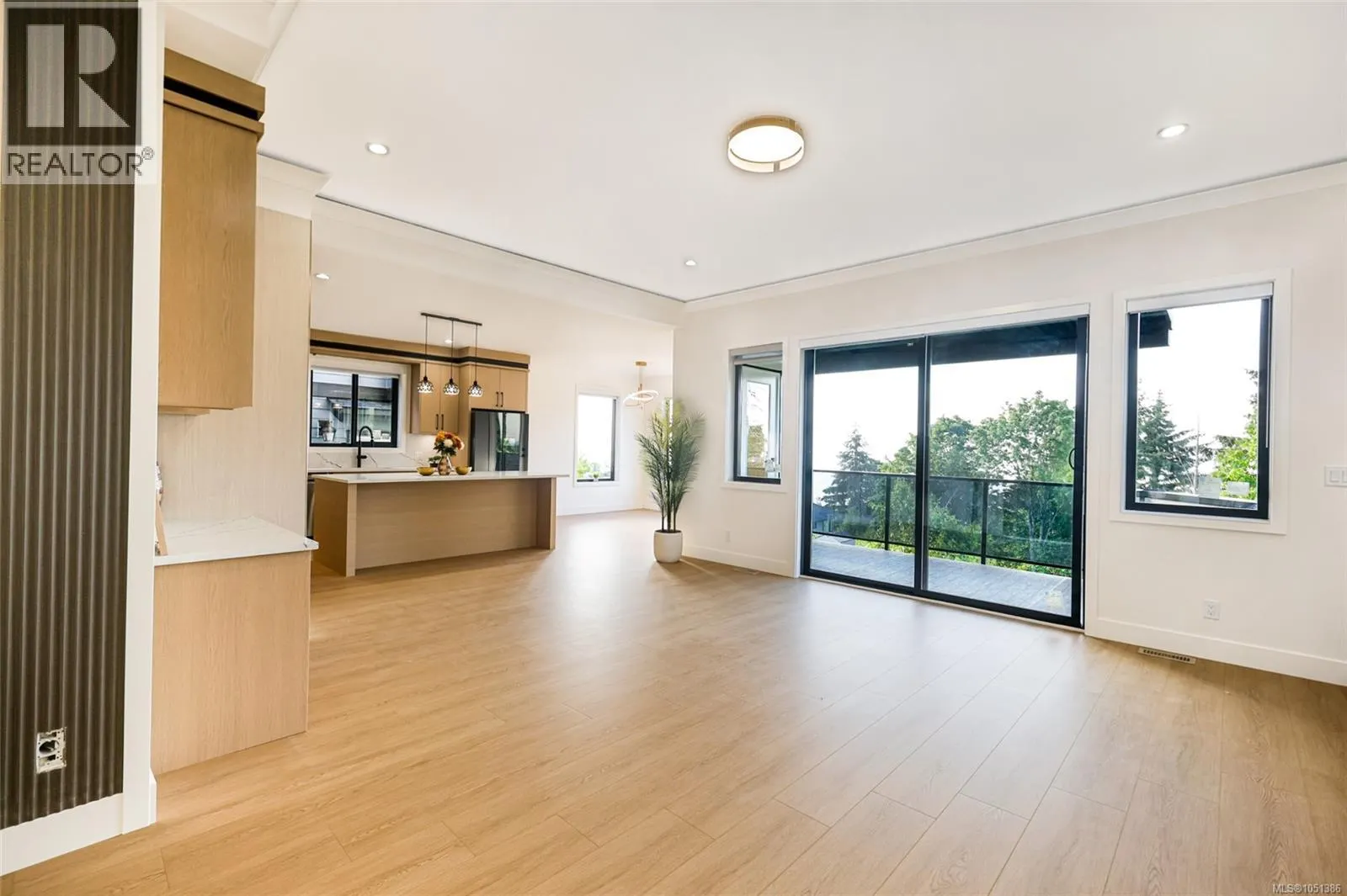 100 ROYAL PACIFIC Way