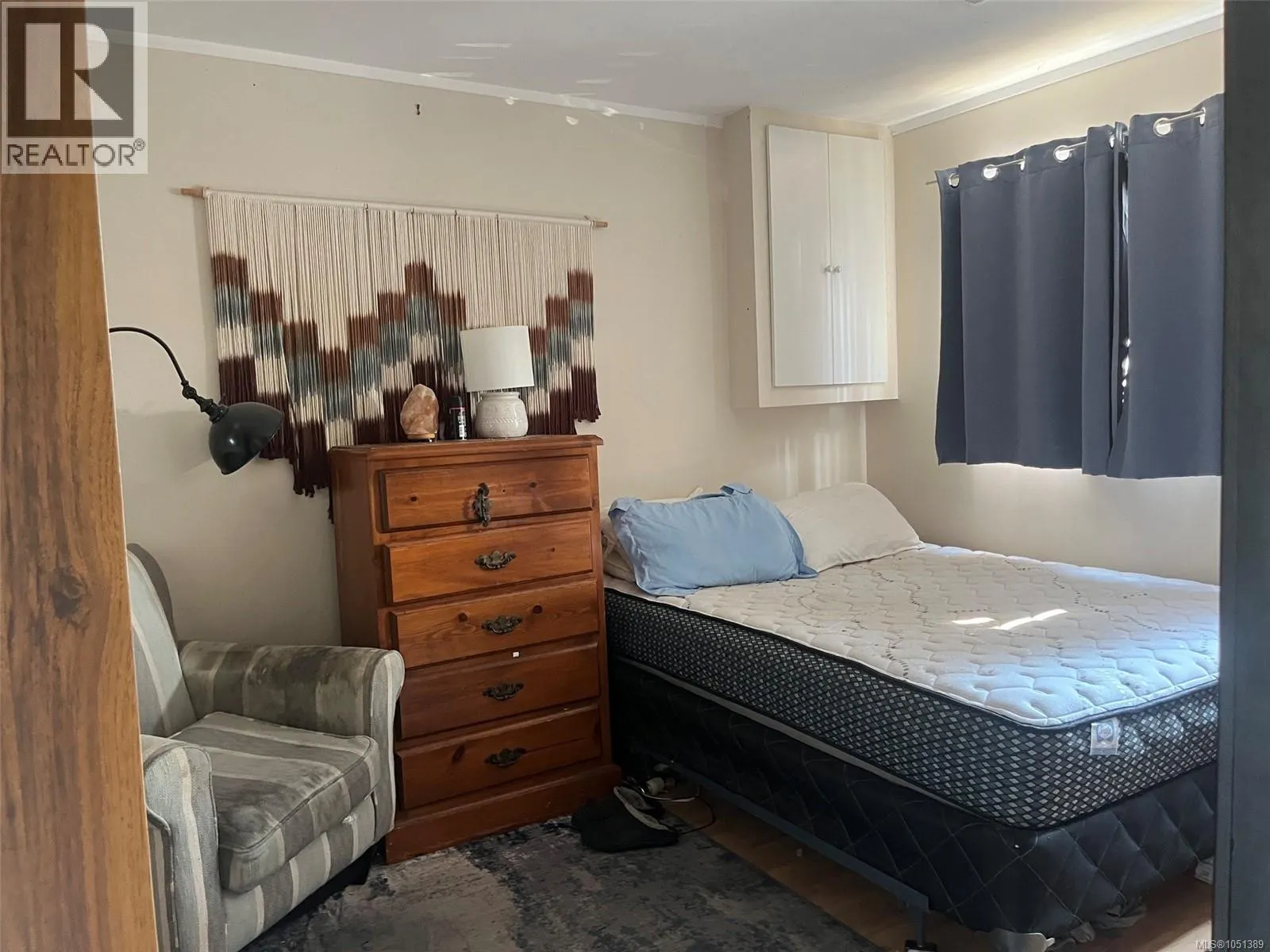 61 View St
