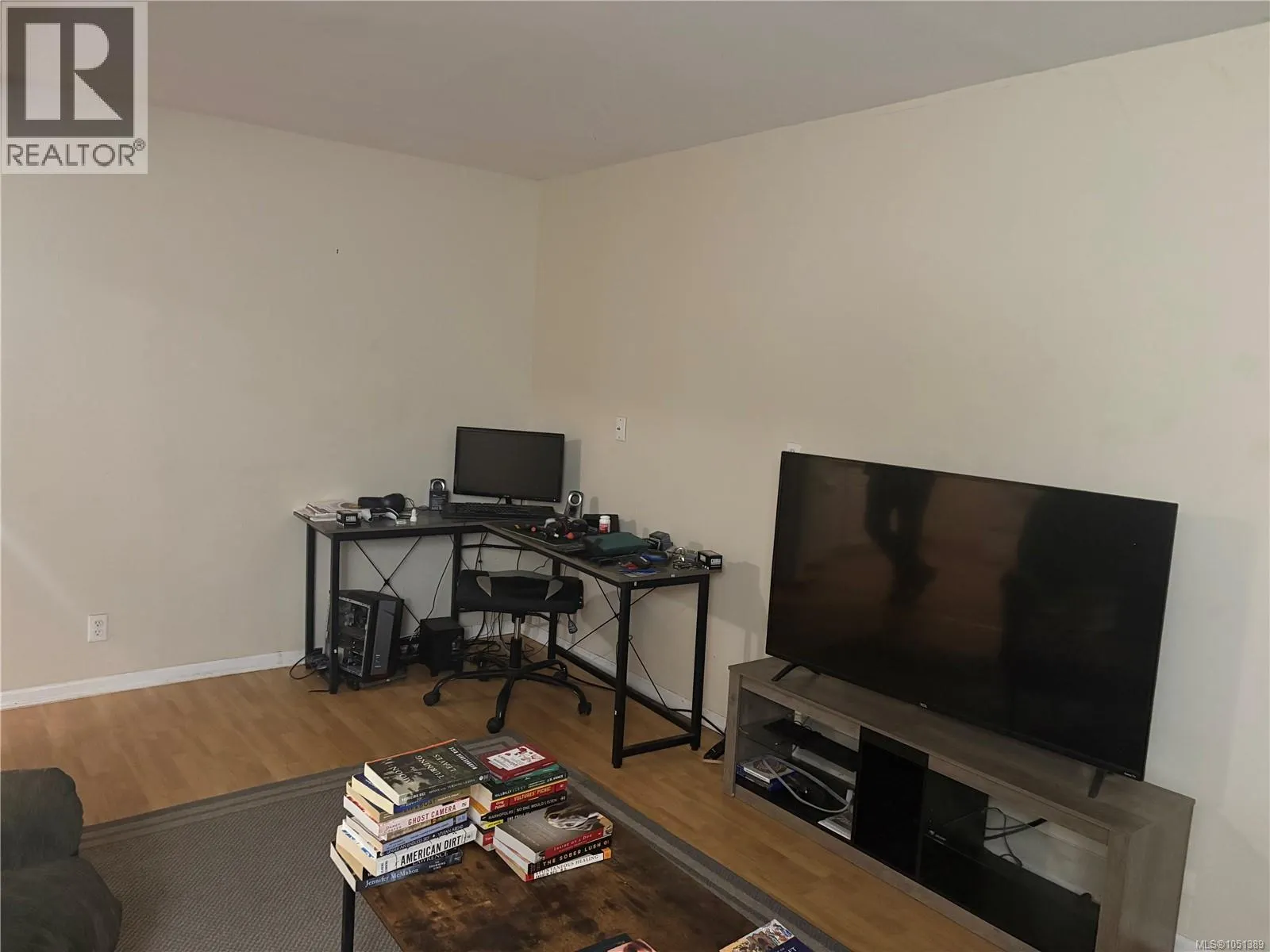 61 View St