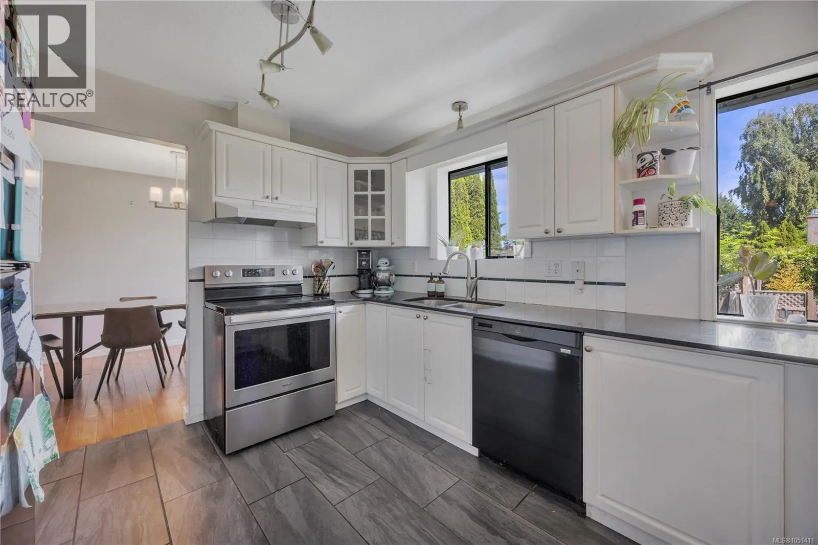 1591 Sharon Pl