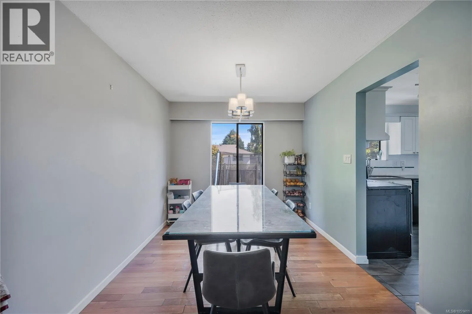 1591 Sharon Pl
