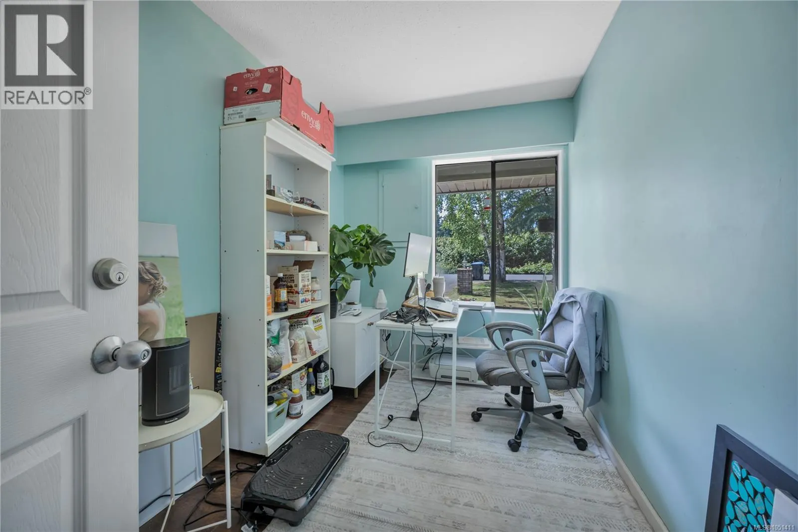 1591 Sharon Pl