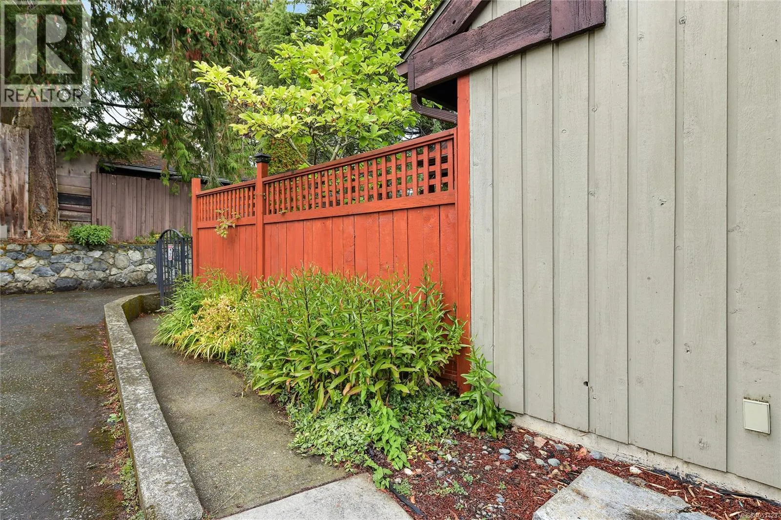 2310 Fernwood Rd